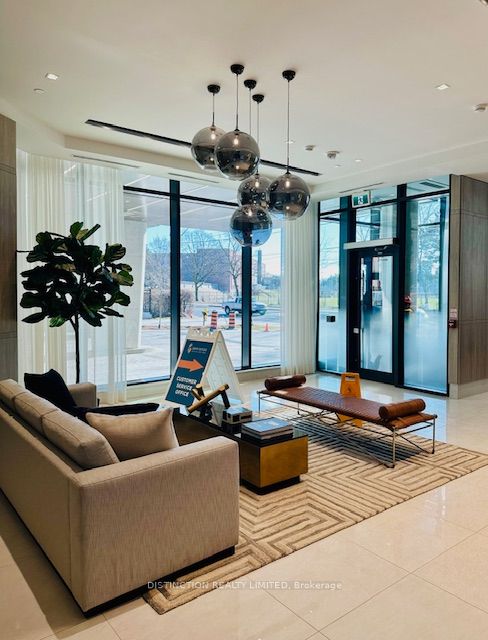 250 lawrence Avenue W, #616