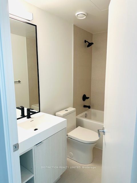 250 lawrence Avenue W, #616