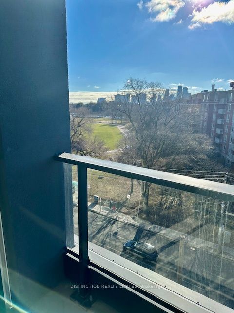 250 lawrence Avenue W, #616