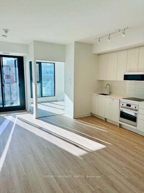250 lawrence Avenue W, #616