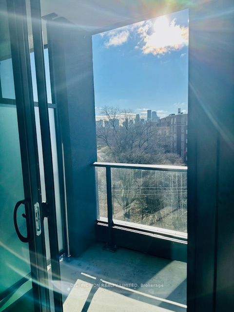 250 lawrence Avenue W, #616
