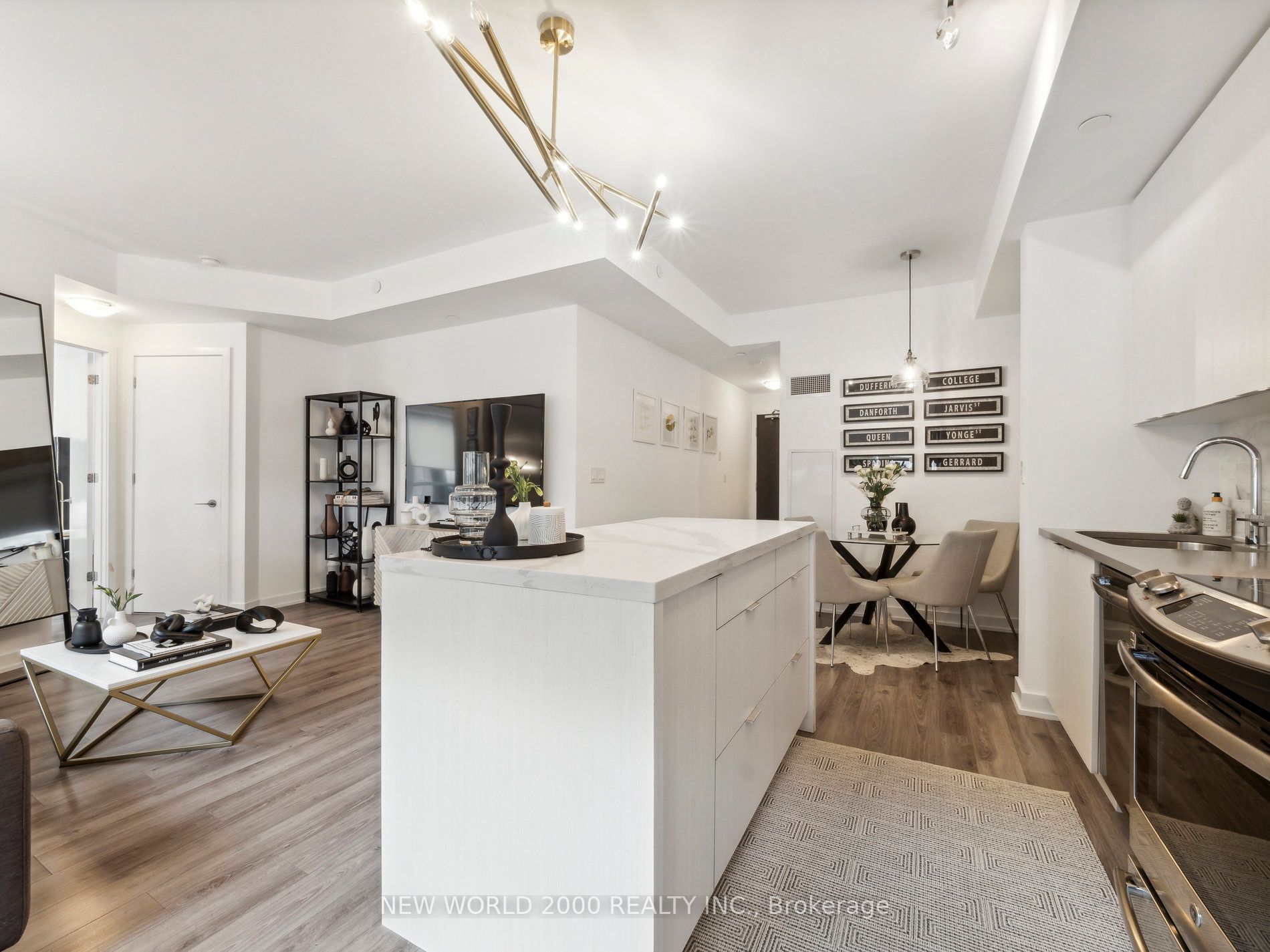 50 Bruyeres Mews, #313