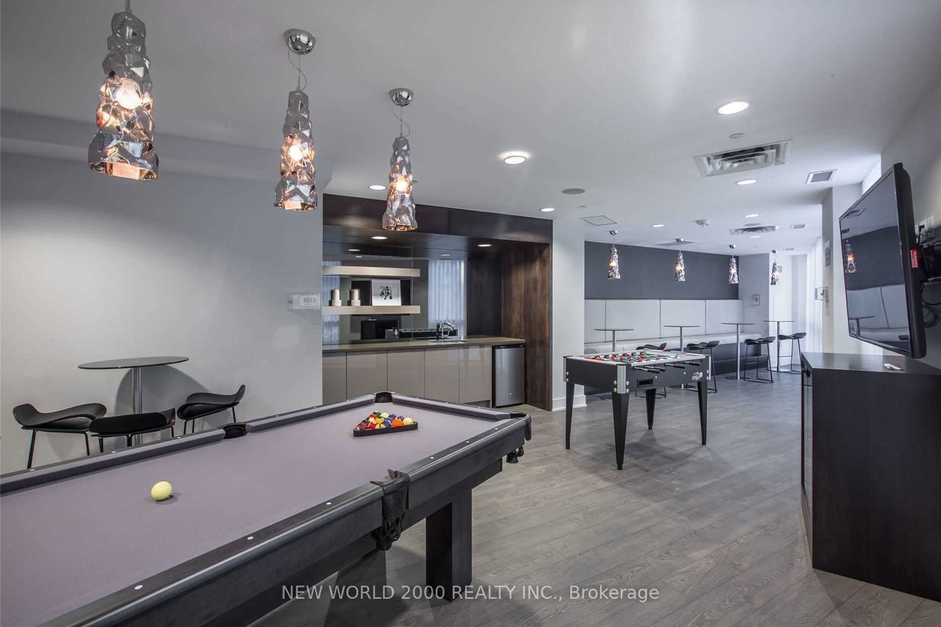50 Bruyeres Mews, #313