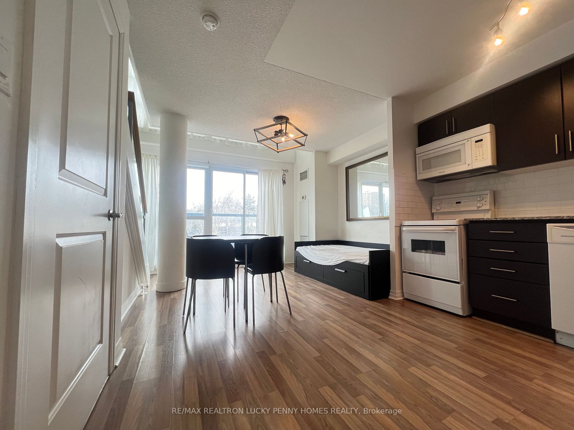 2035 Sheppard Avenue E #109