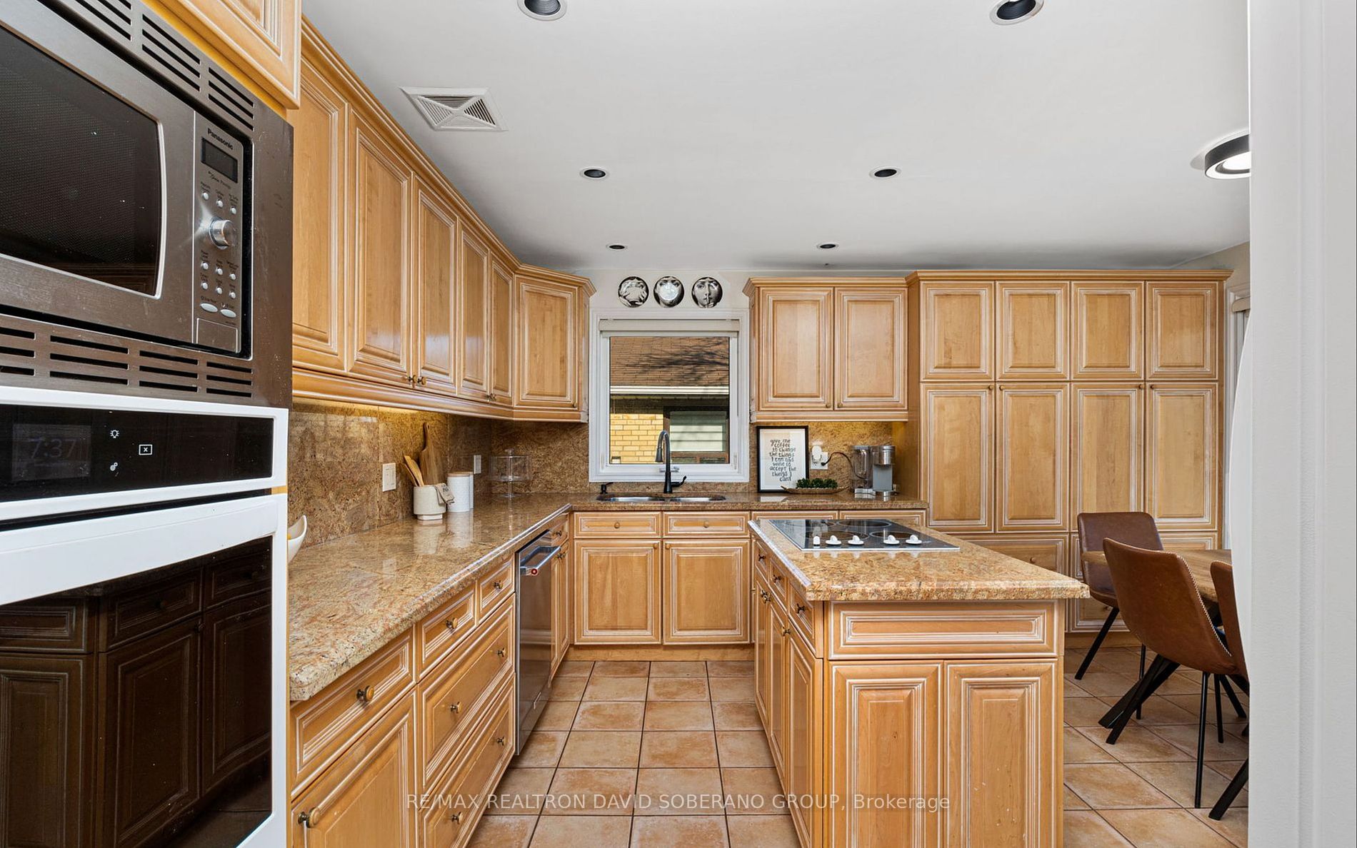 24 Cedar Springs Grve