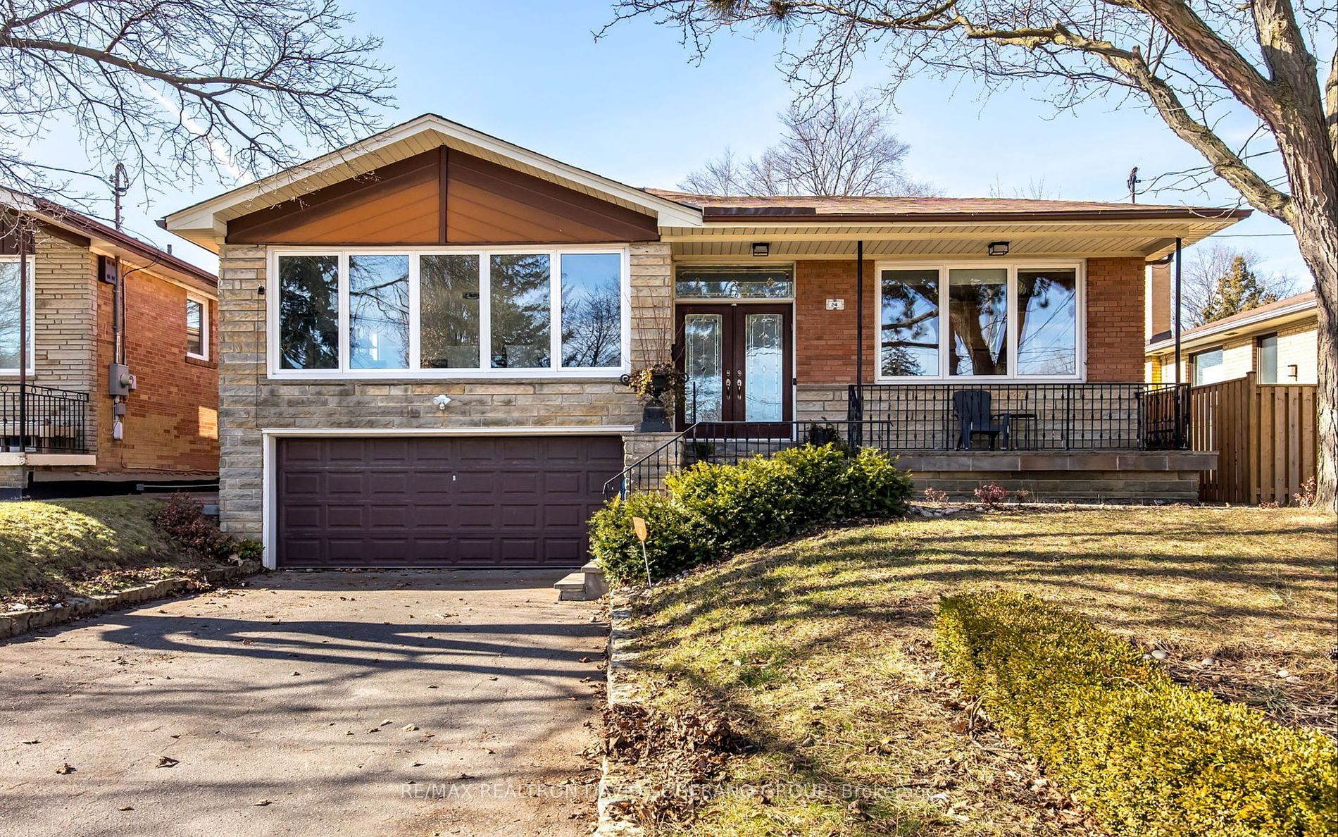 24 Cedar Springs Grve