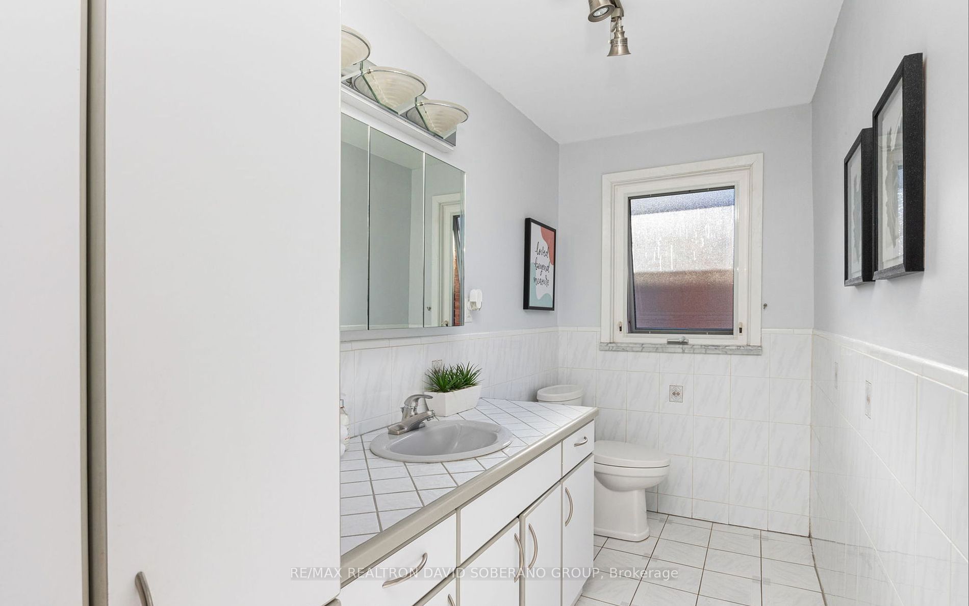 24 Cedar Springs Grve