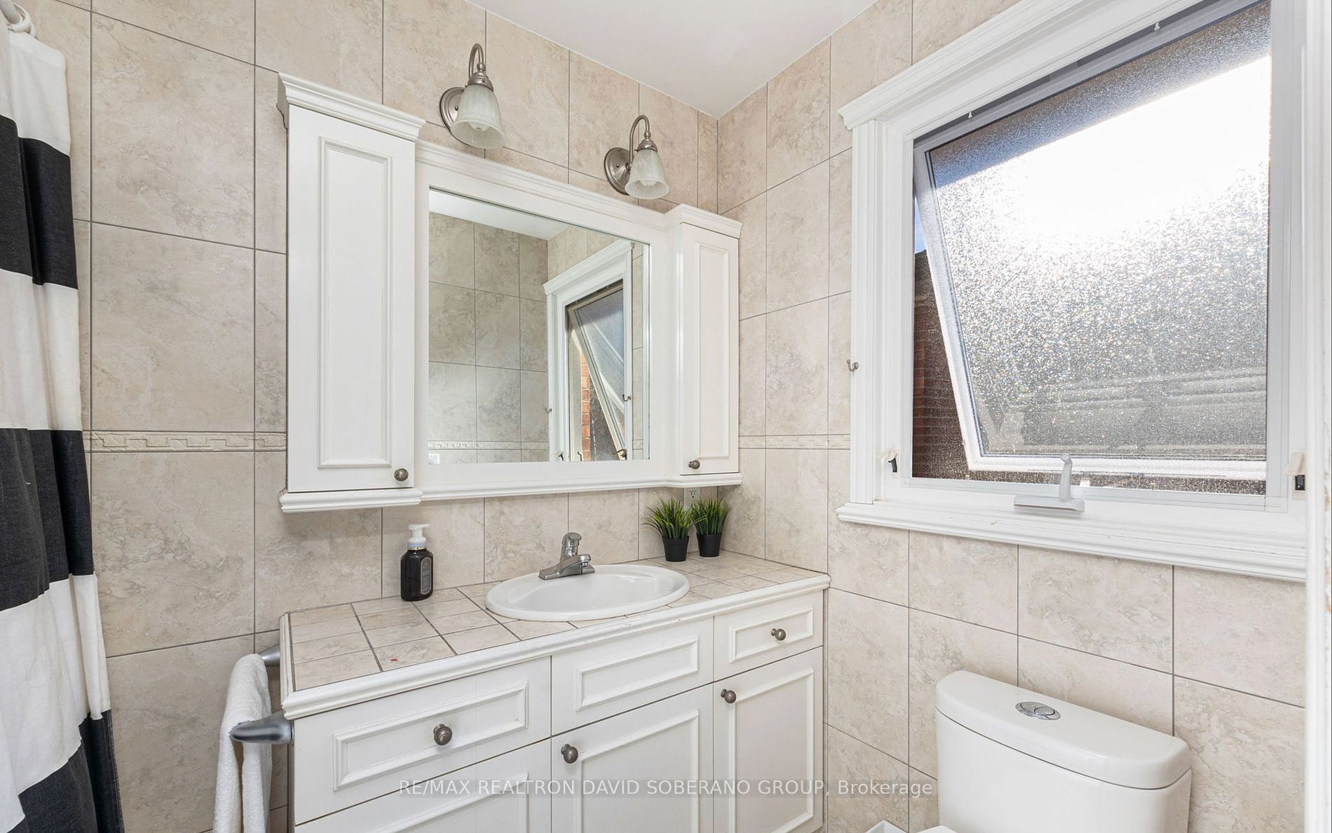 24 Cedar Springs Grve