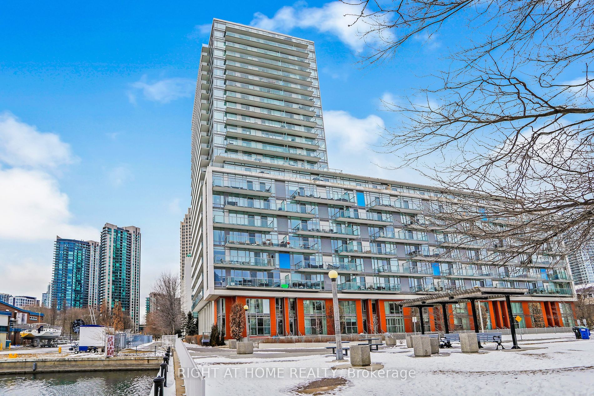 90 Stadium Rd, #829