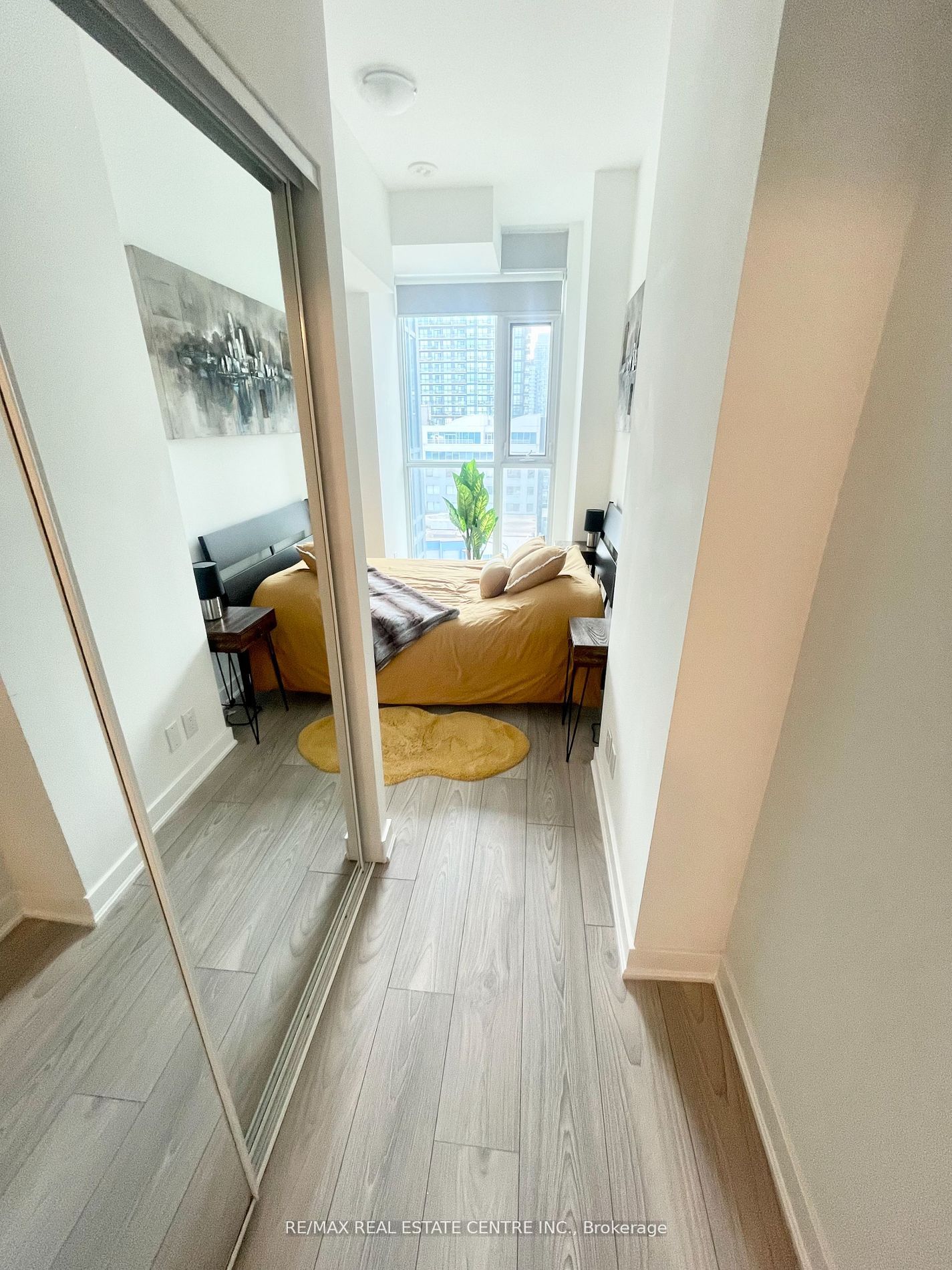 120 Parliament St, #817