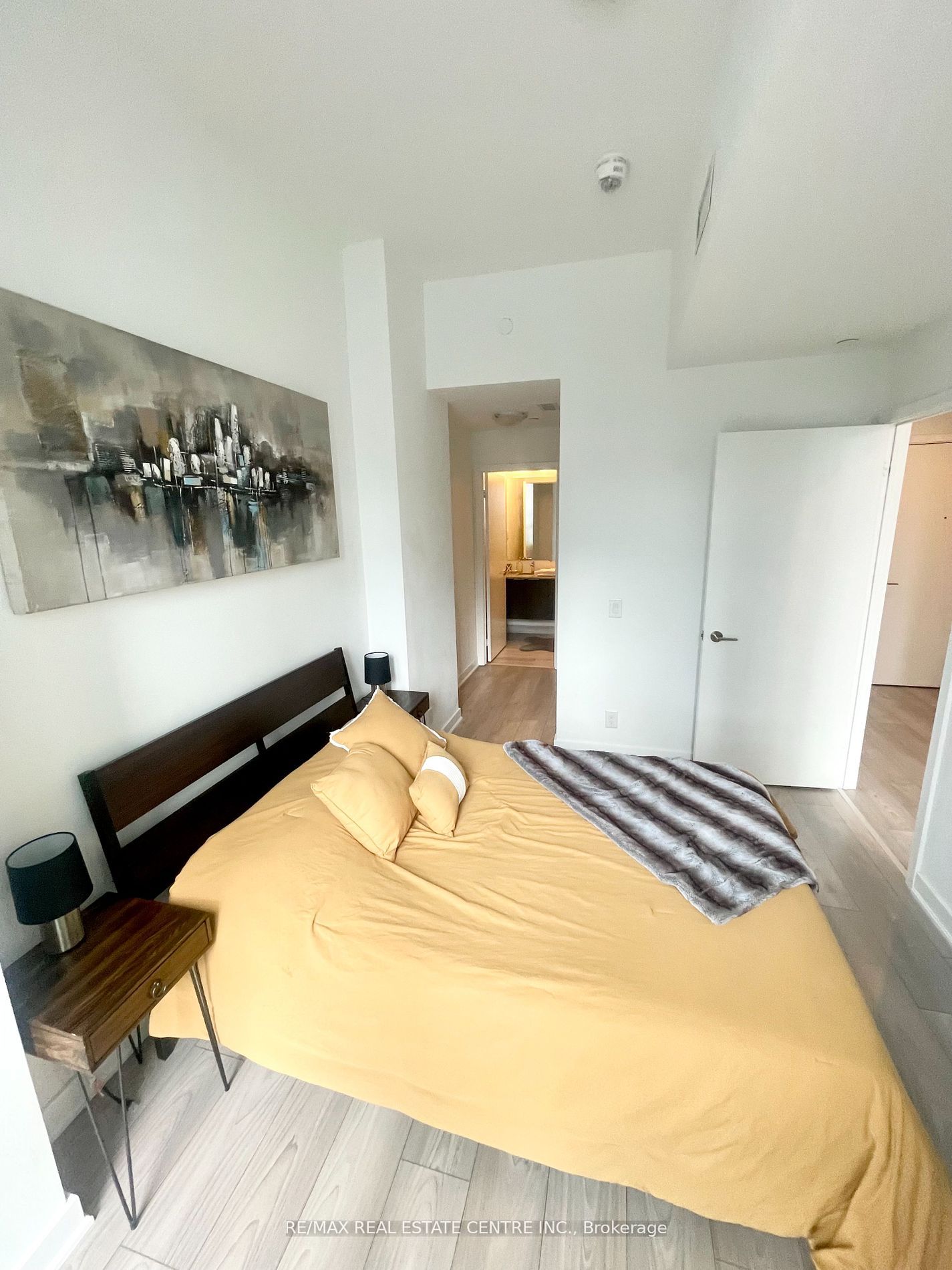 120 Parliament St, #817