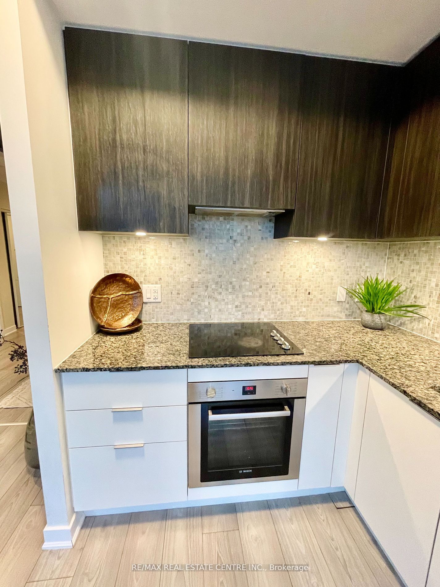 120 Parliament St, #817