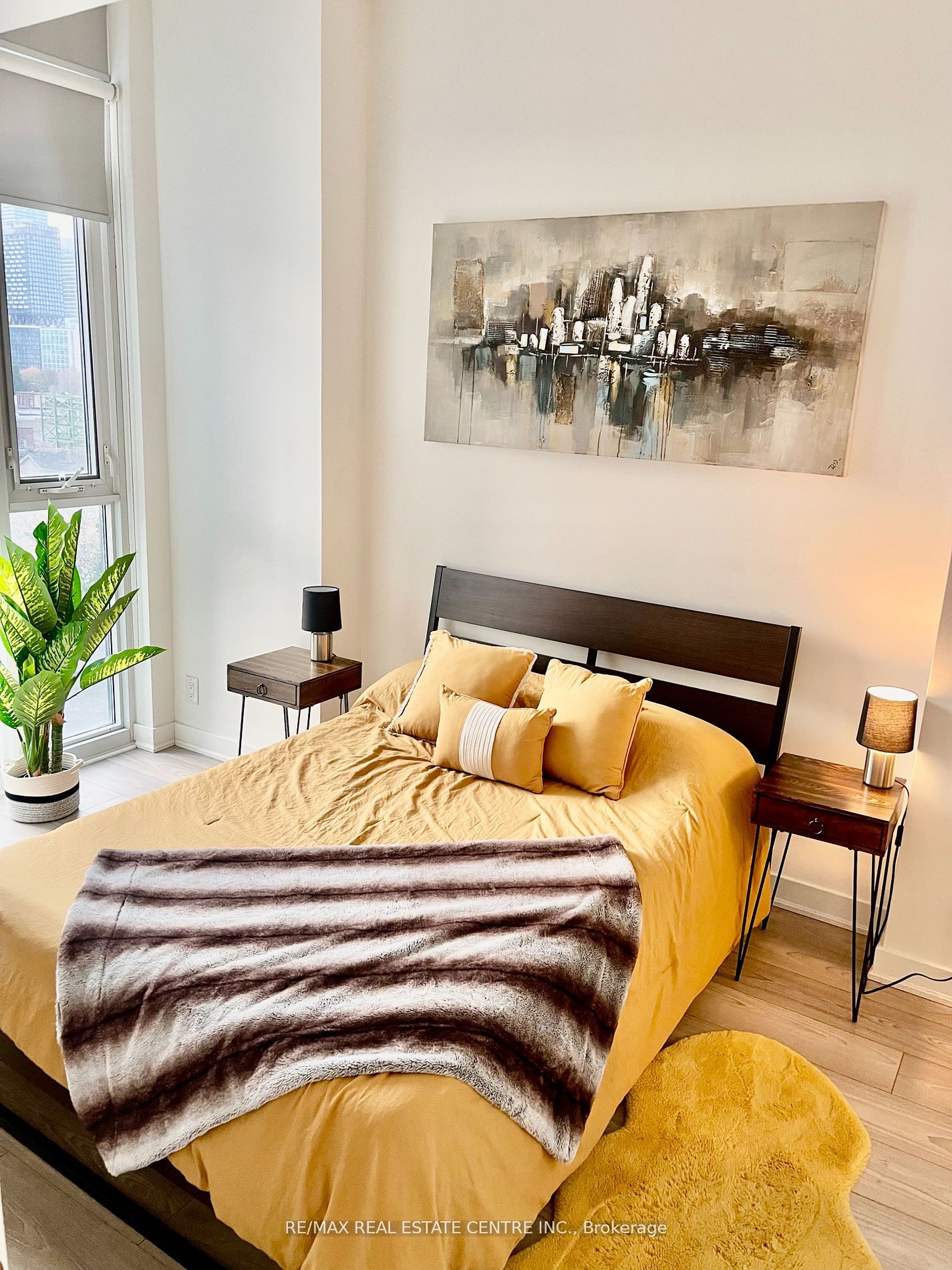 120 Parliament St, #817