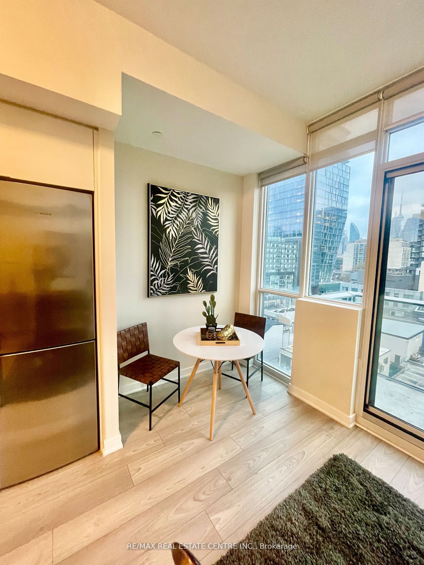 120 Parliament St, #817