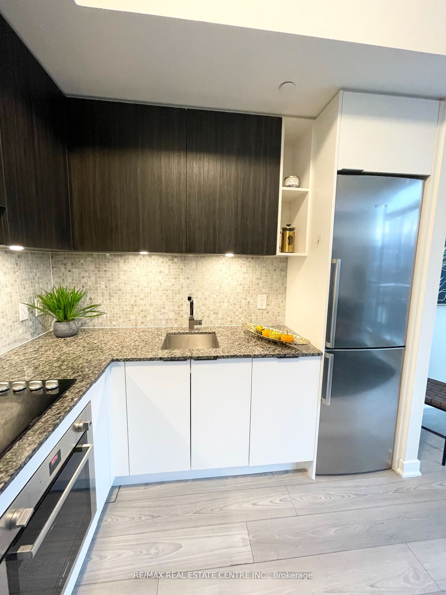 120 Parliament St, #817