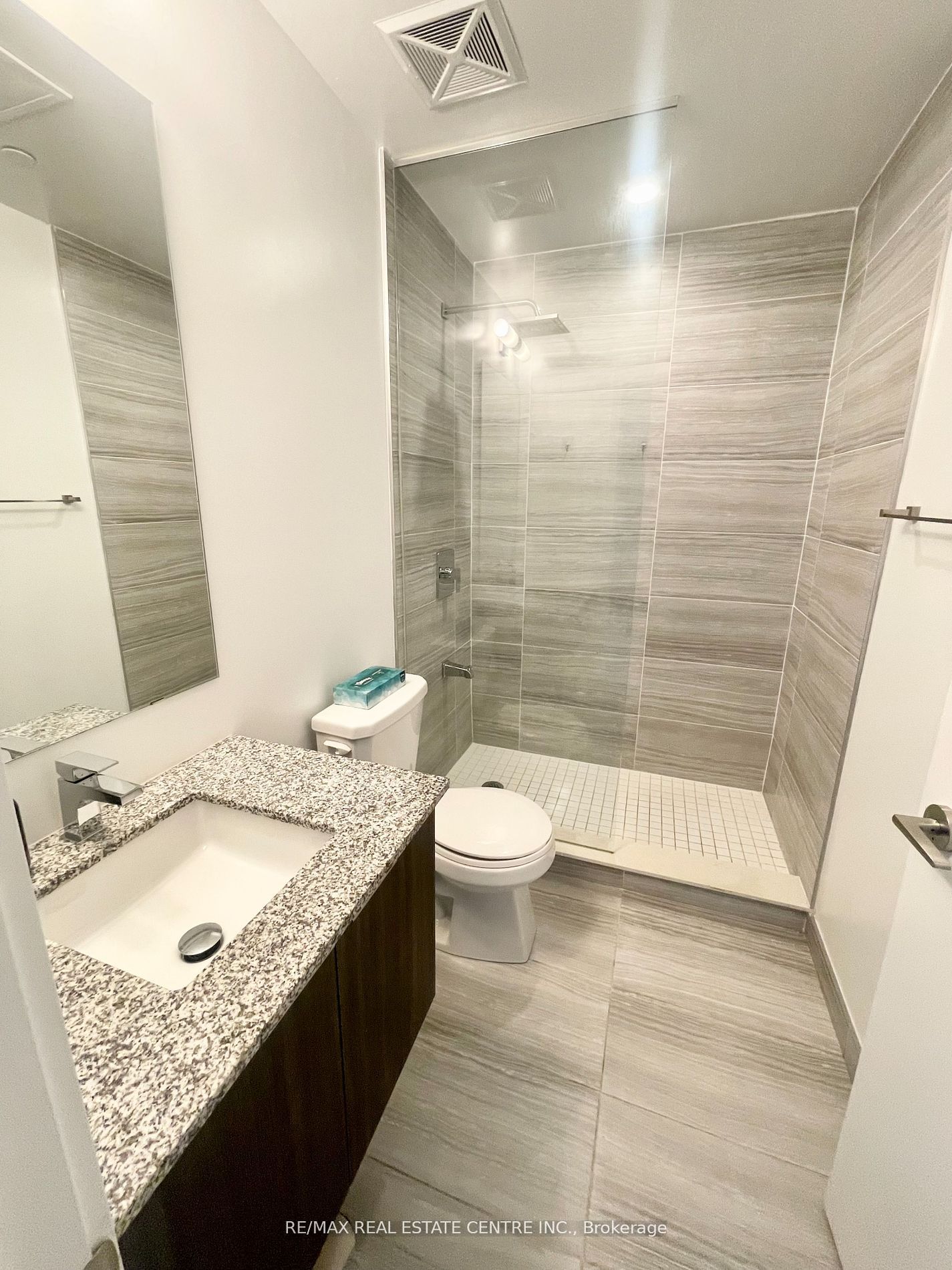 120 Parliament St, #817