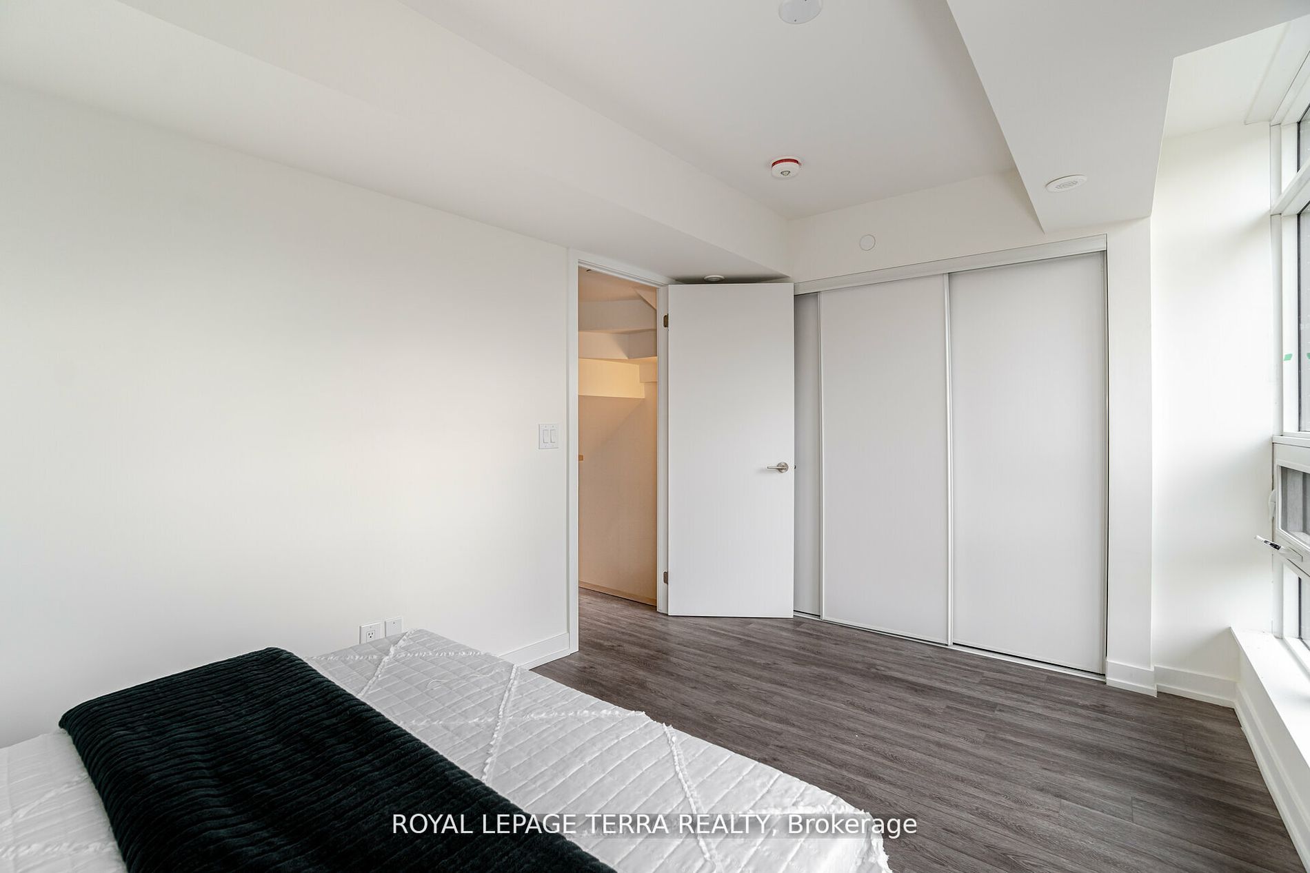 871 Sheppard Ave W, #28