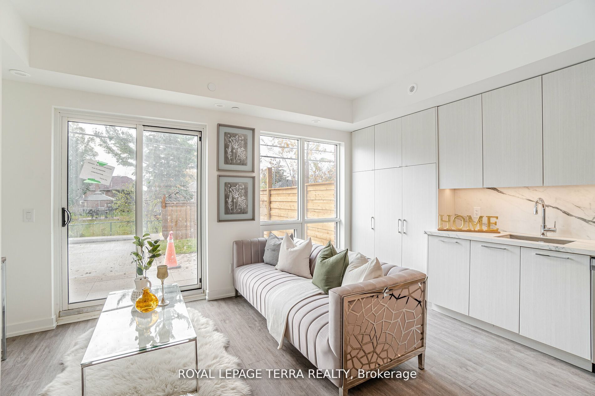 871 Sheppard Ave W, #28