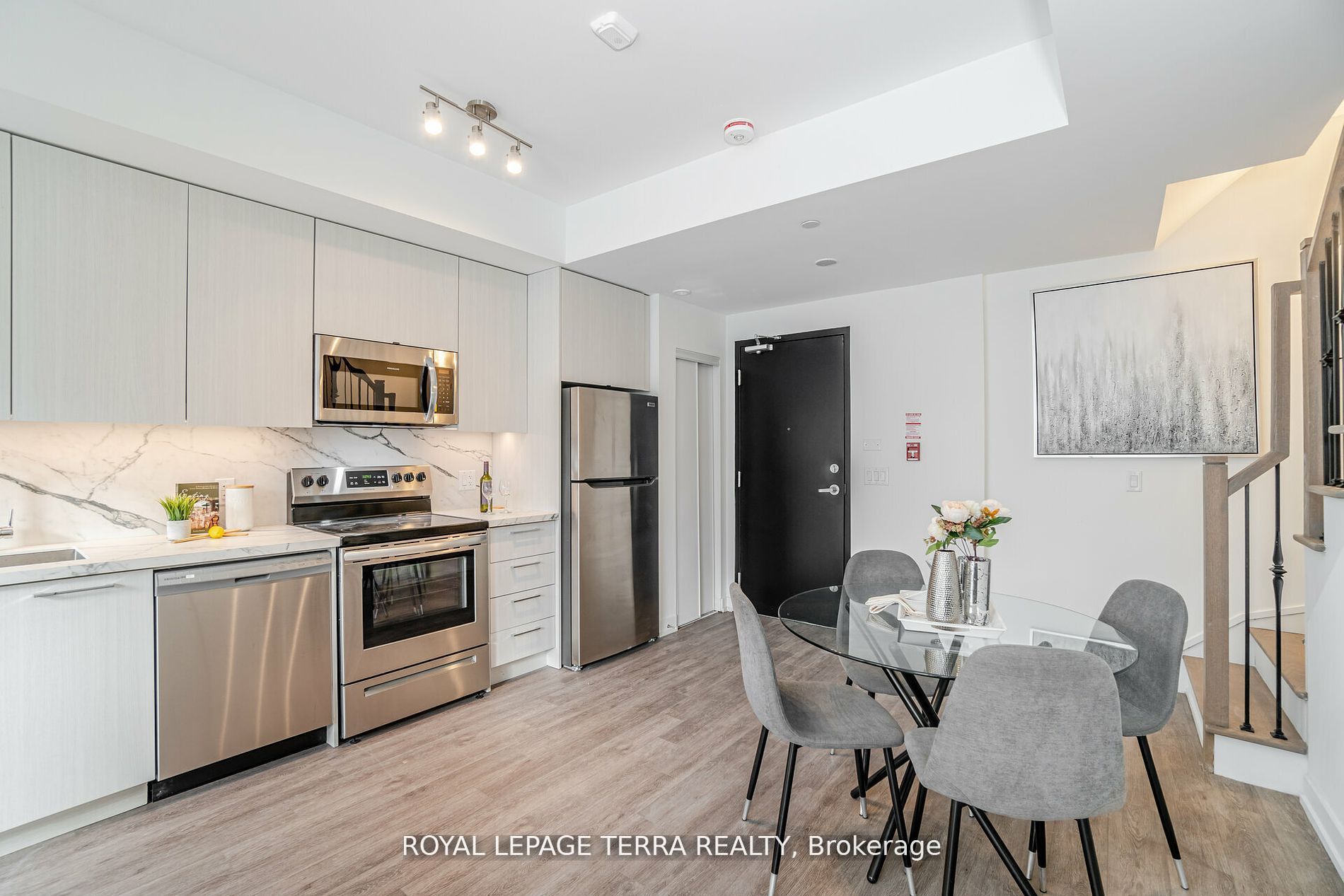 871 Sheppard Ave W, #28