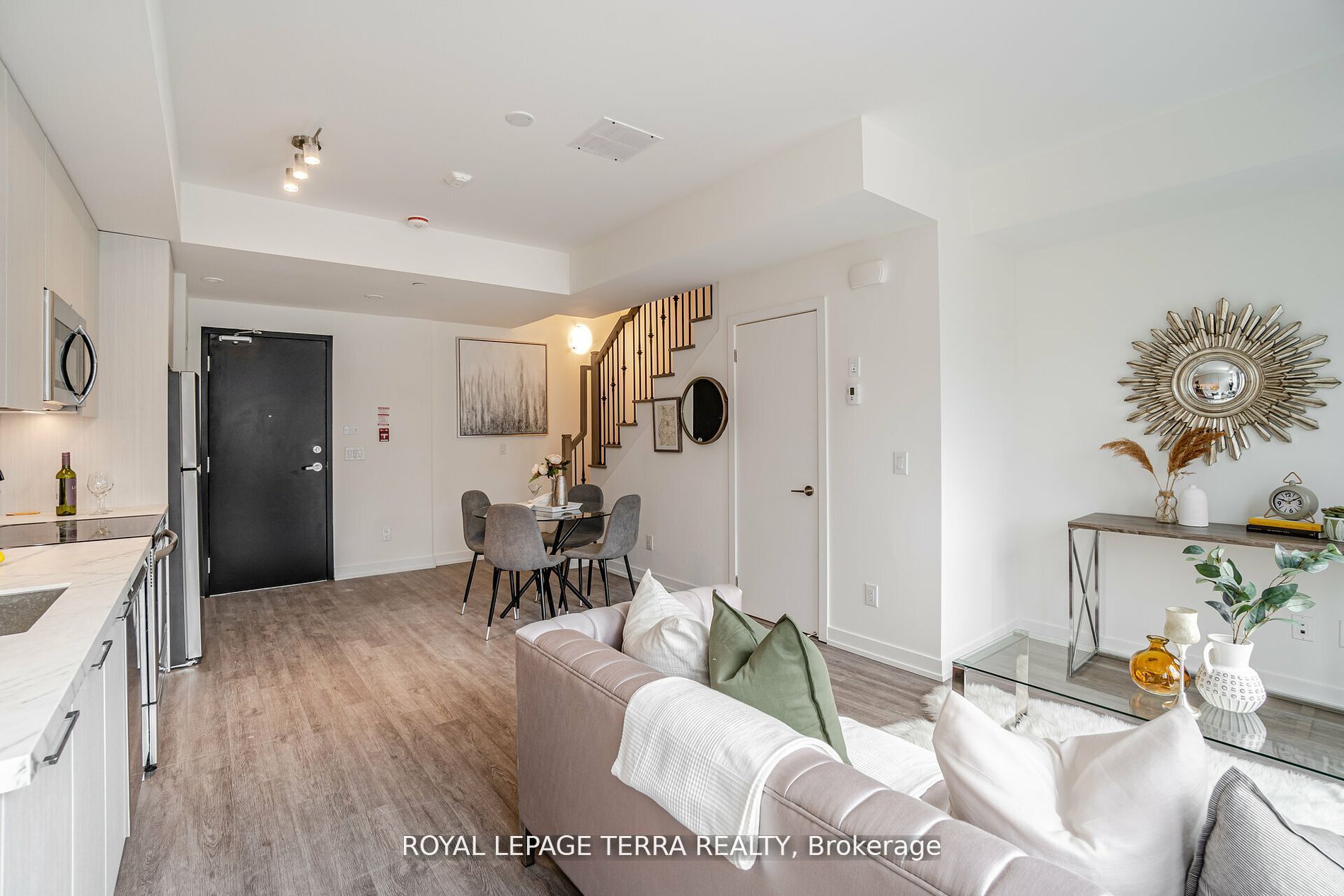 871 Sheppard Ave W, #28