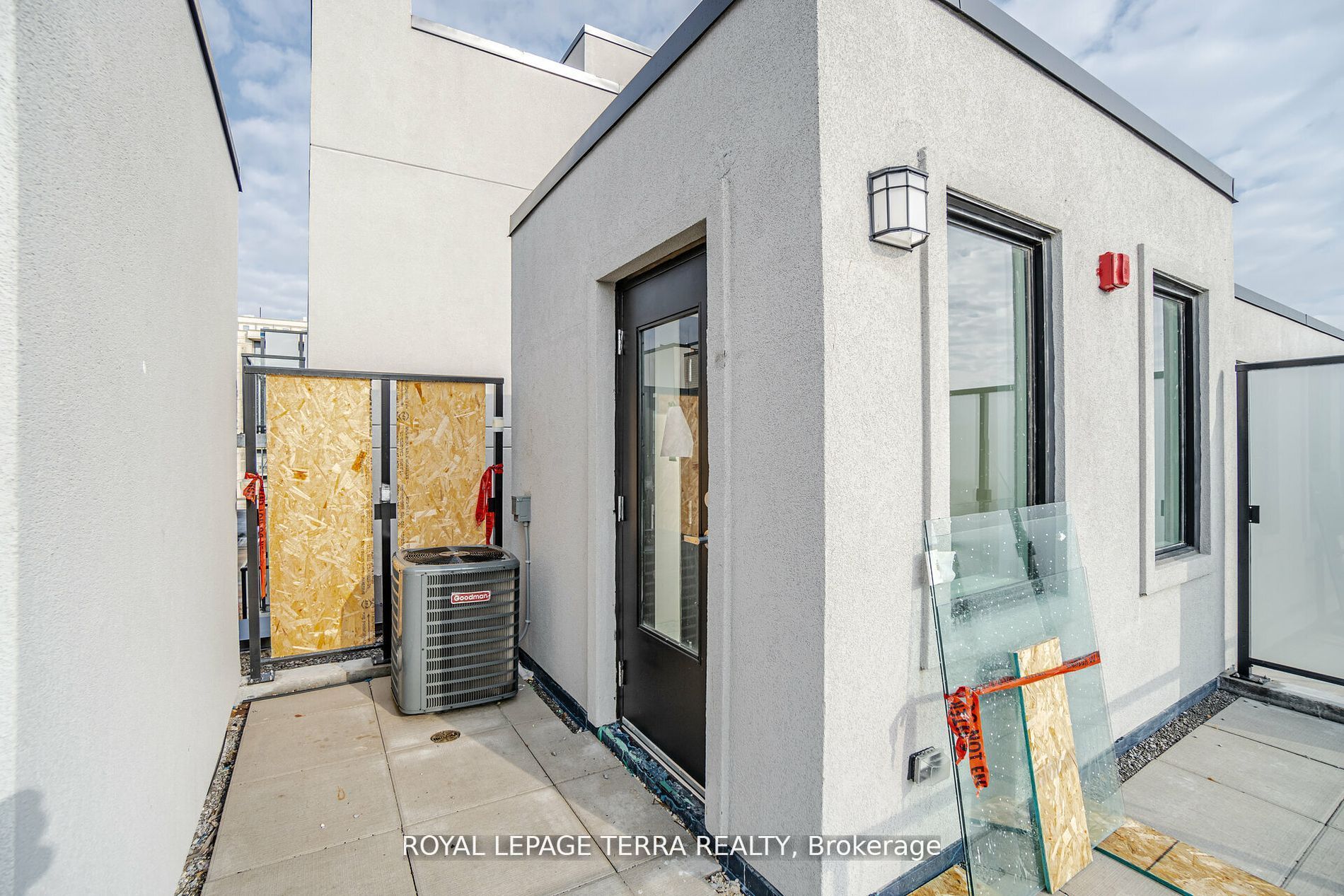 871 Sheppard Ave W, #28
