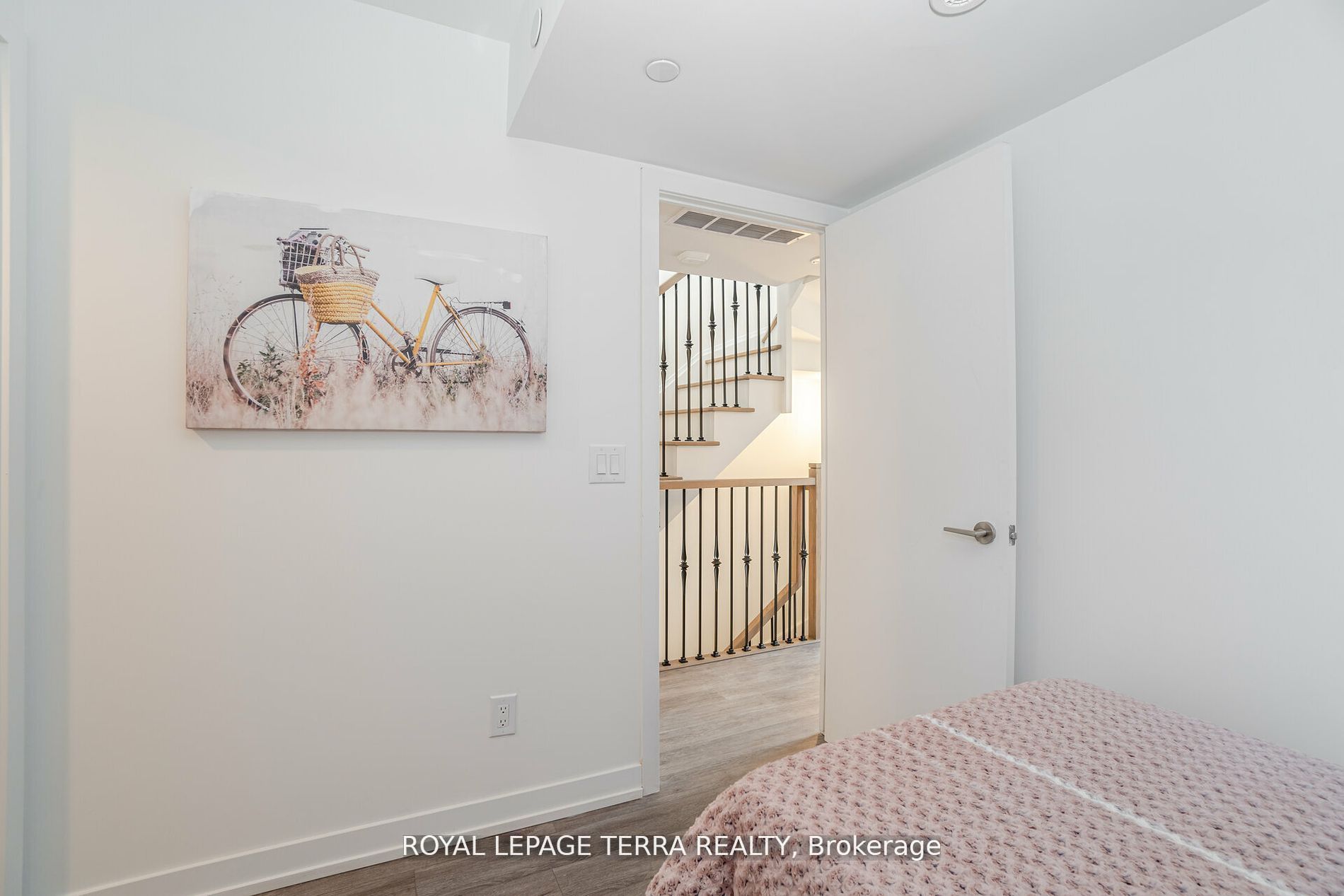 871 Sheppard Ave W, #28