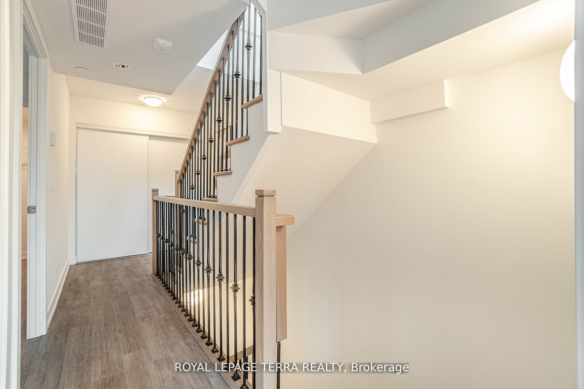 871 Sheppard Ave W, #28