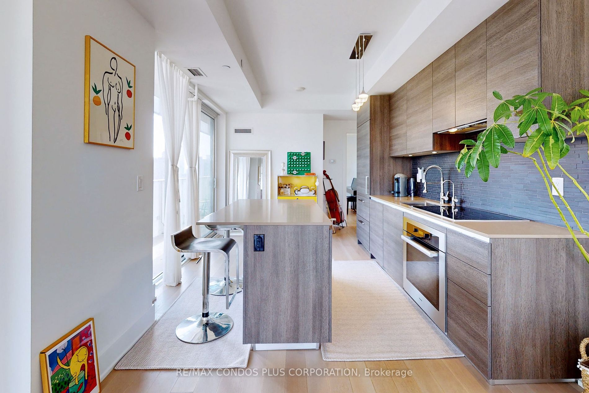 200 Bloor St W, #2105