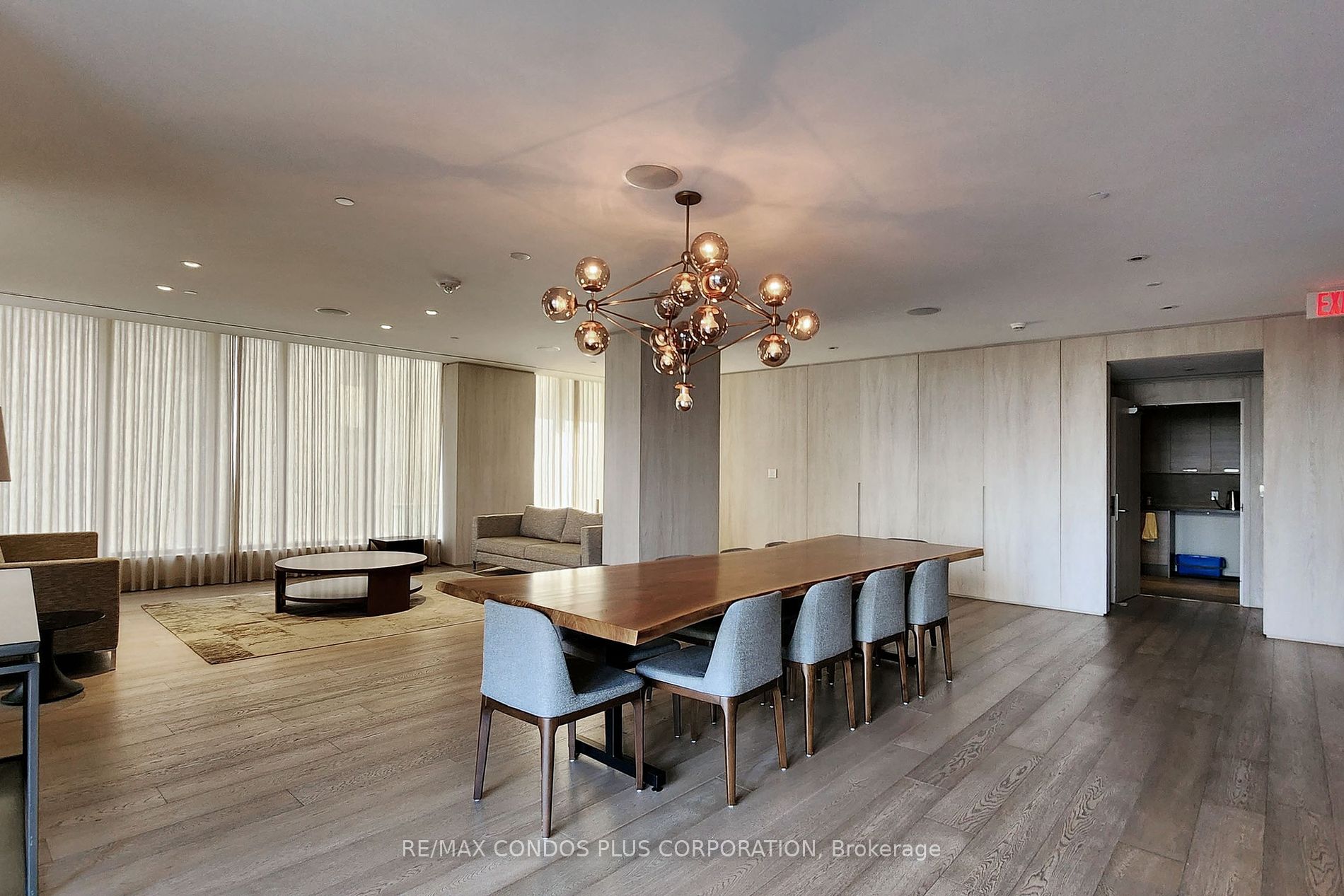 200 Bloor St W, #2105