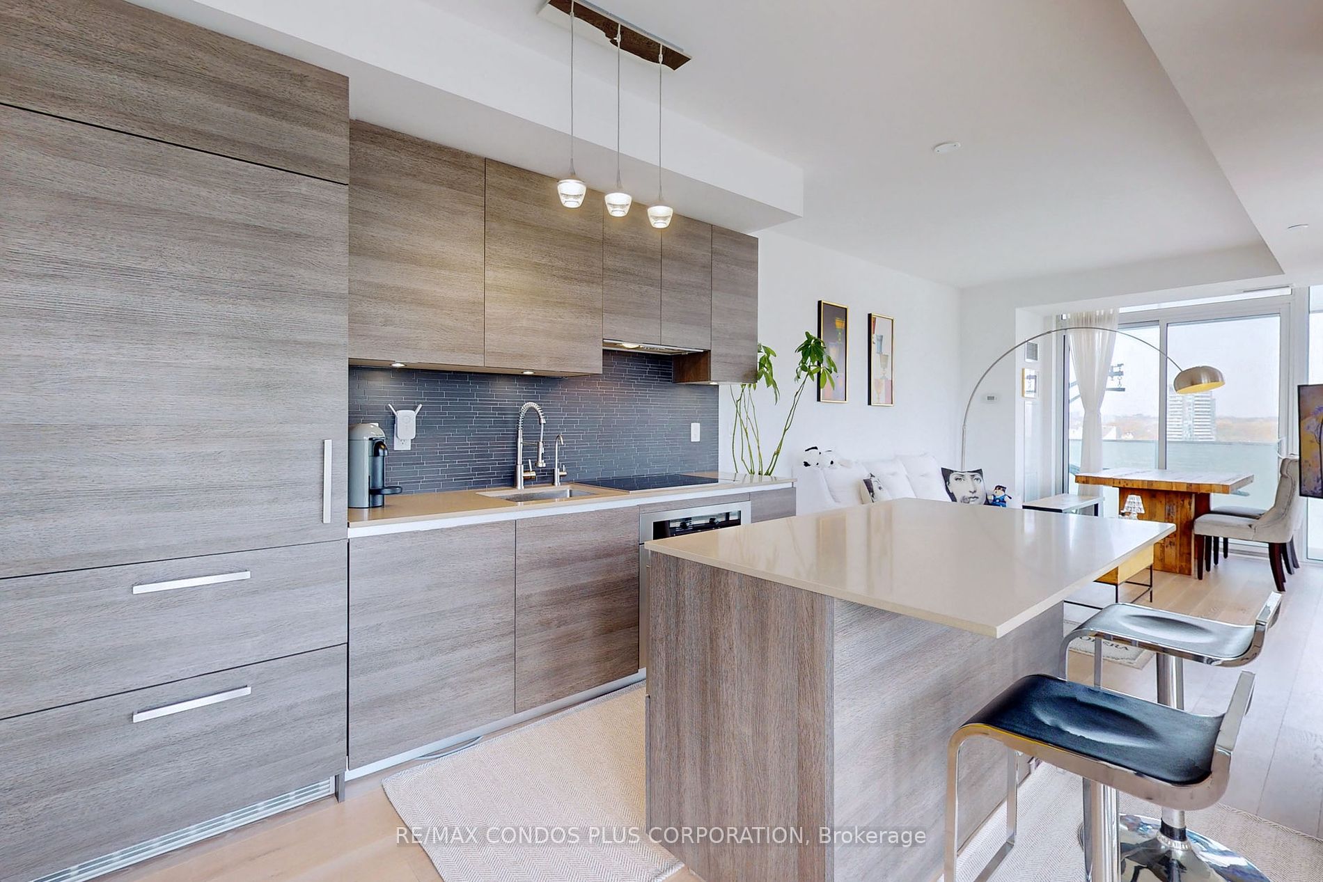 200 Bloor St W, #2105