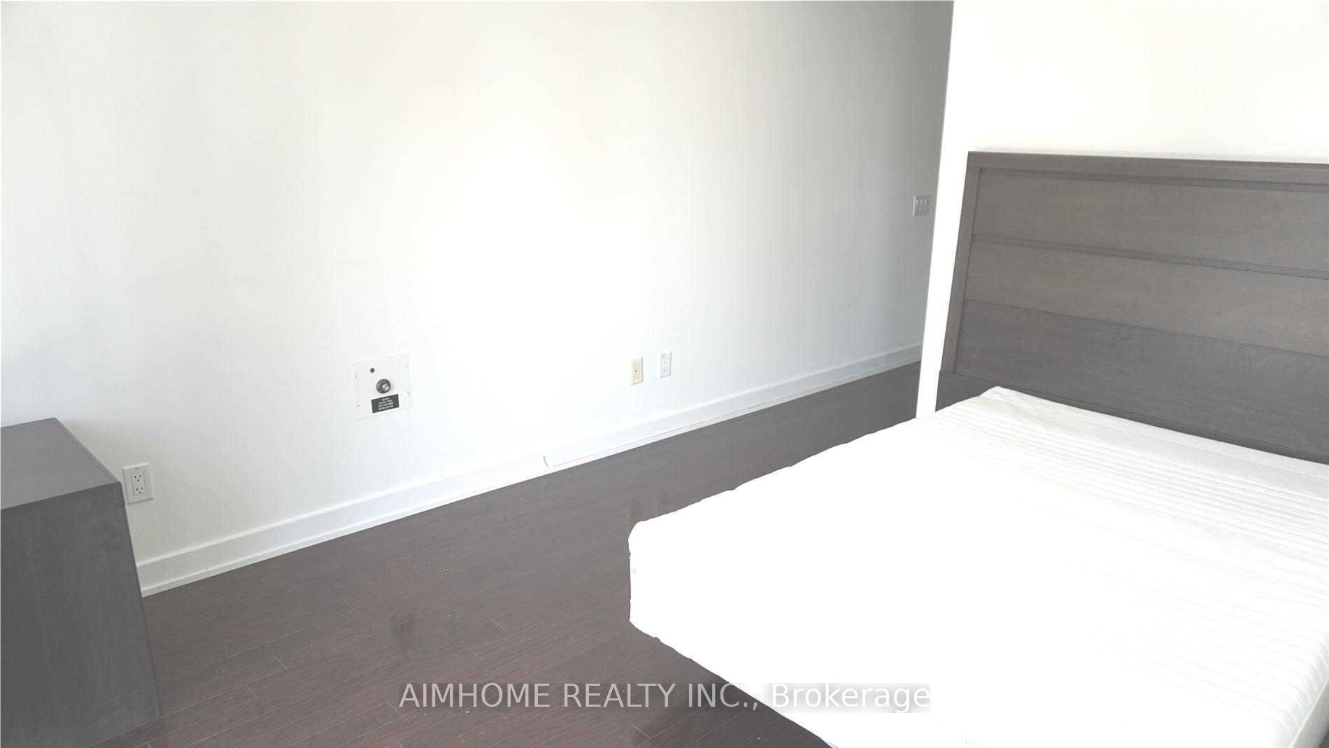 33 Charles St E, #605