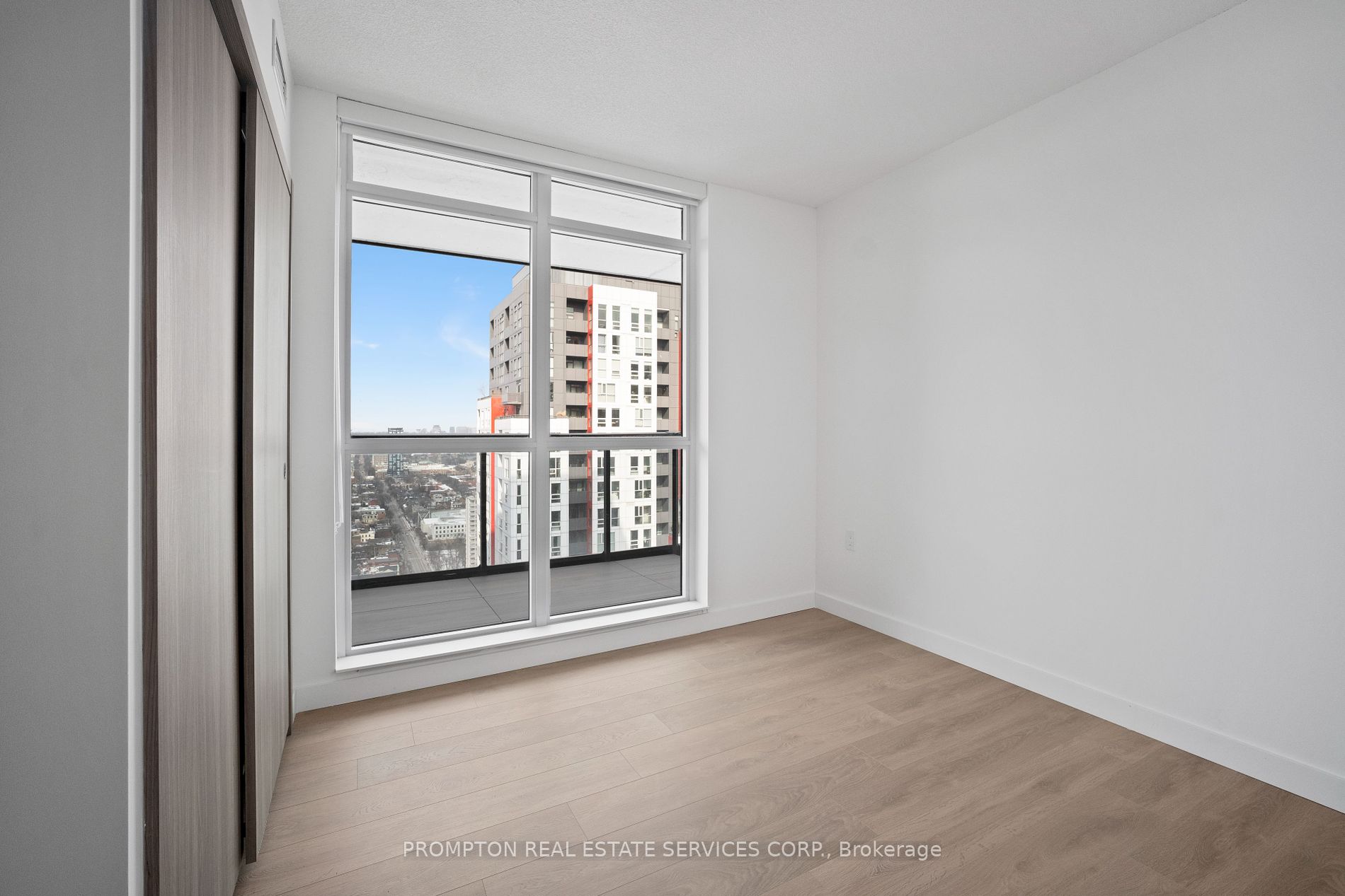 38 Widmer Street, #4211