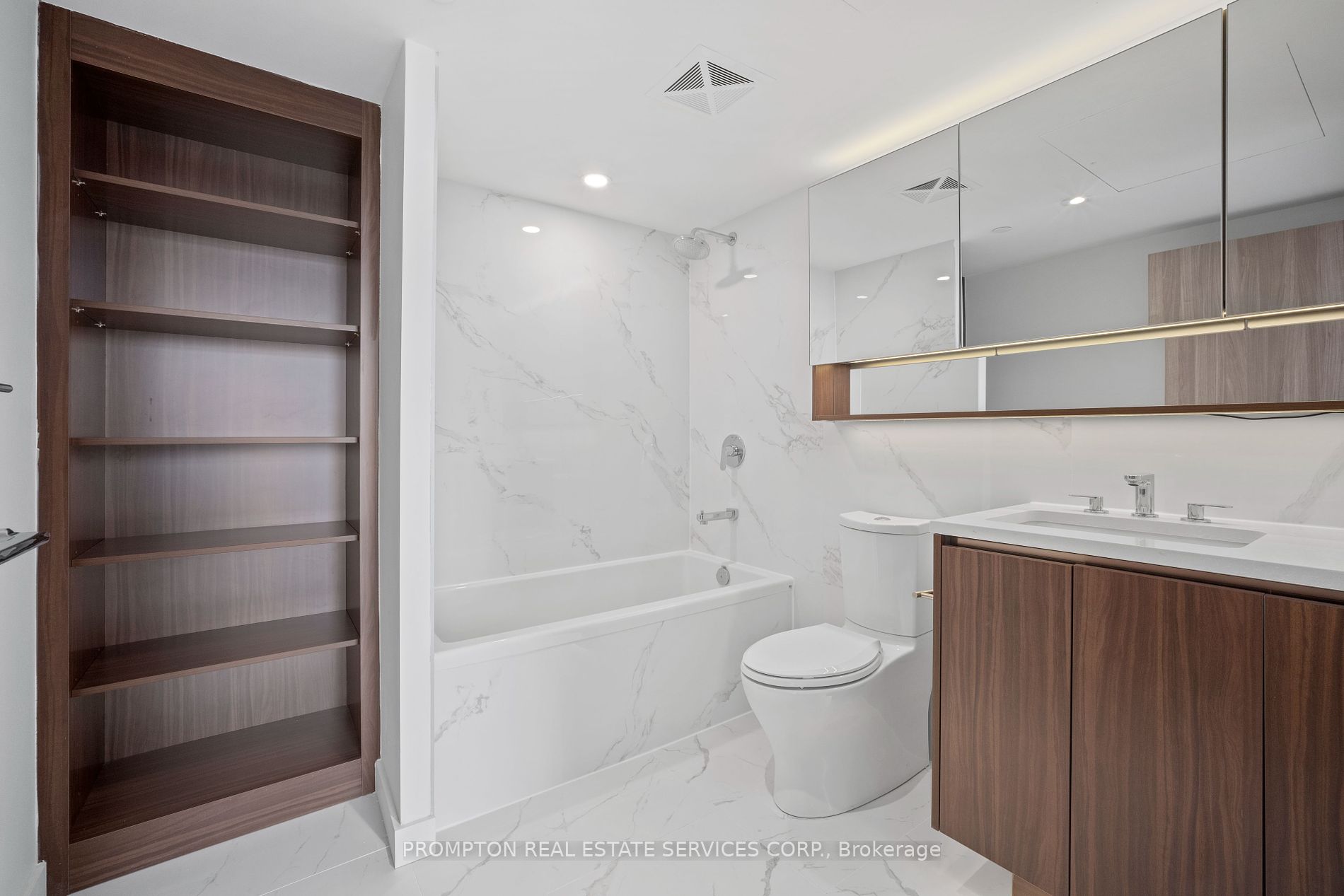 38 Widmer Street, #4211
