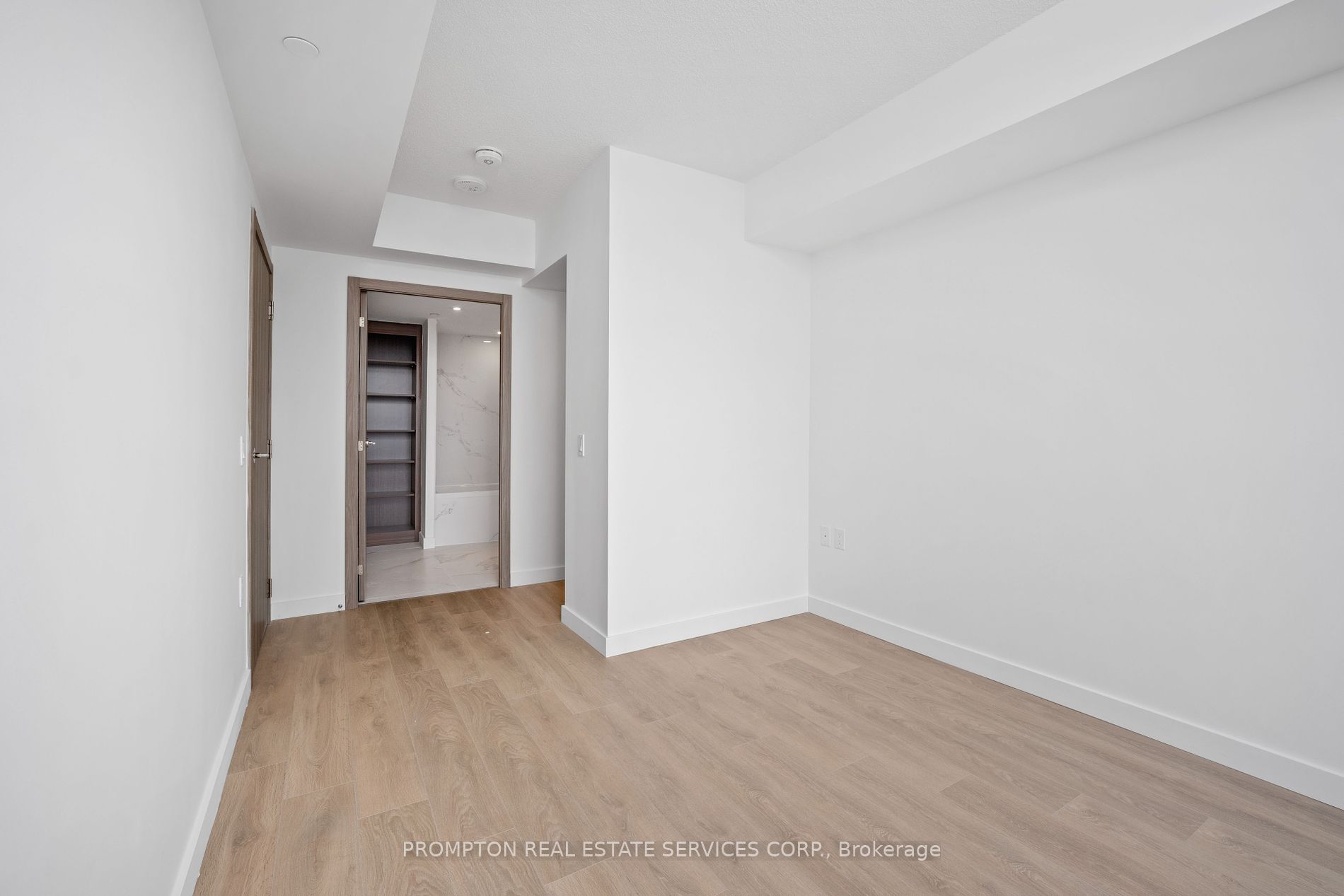 38 Widmer Street, #4211