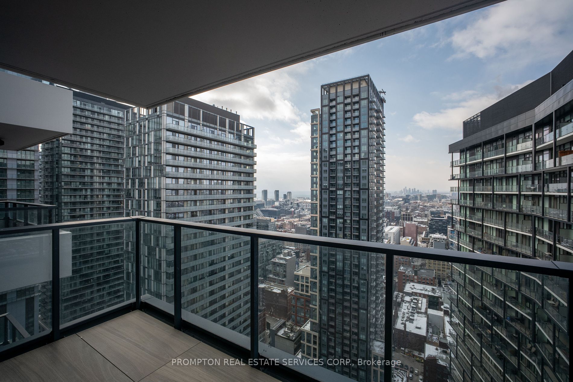 38 Widmer Street, #4211