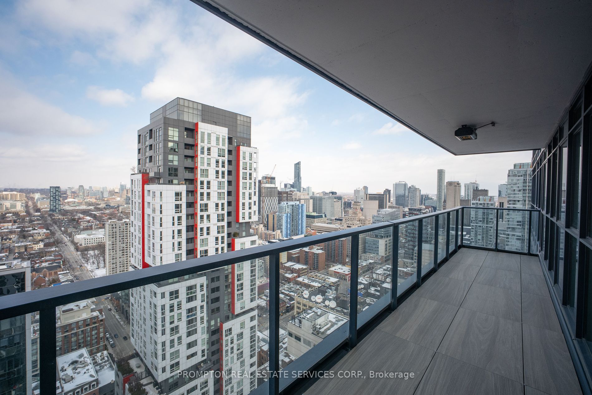 38 Widmer Street, #4211