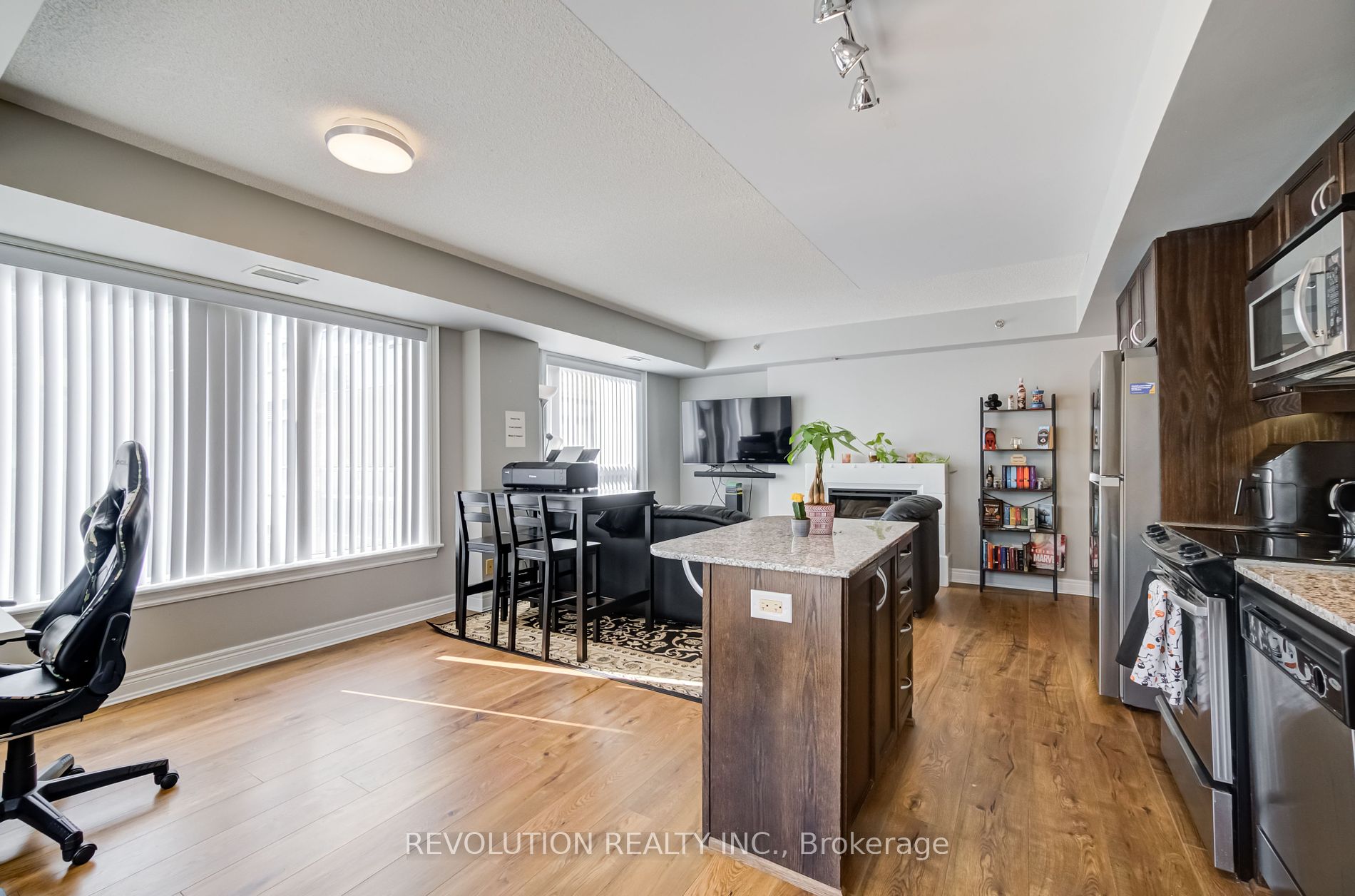 701 Sheppard Ave W, #318