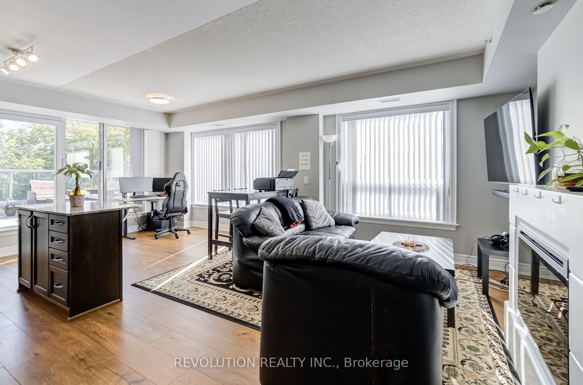 701 Sheppard Ave W, #318