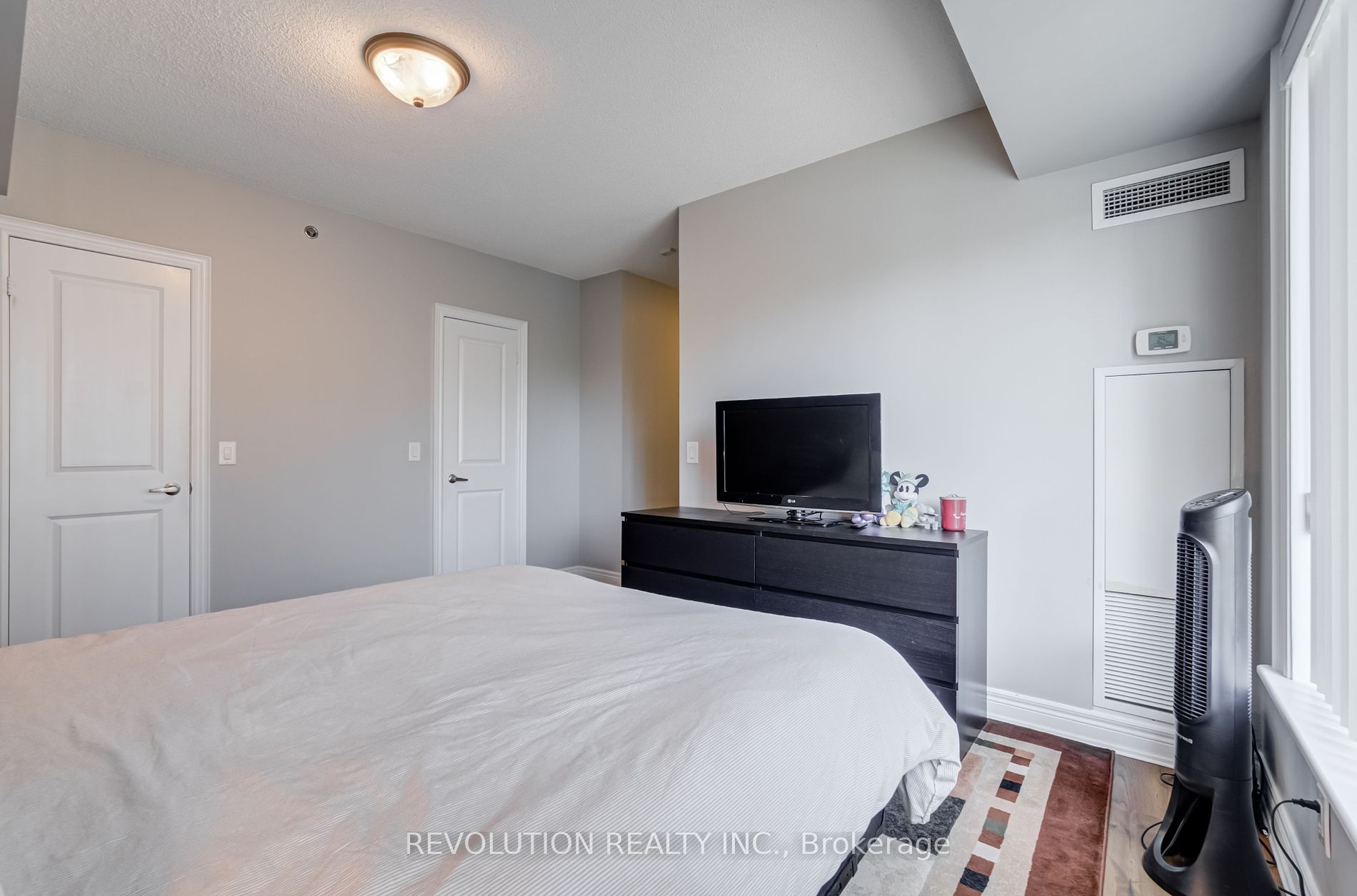 701 Sheppard Ave W, #318