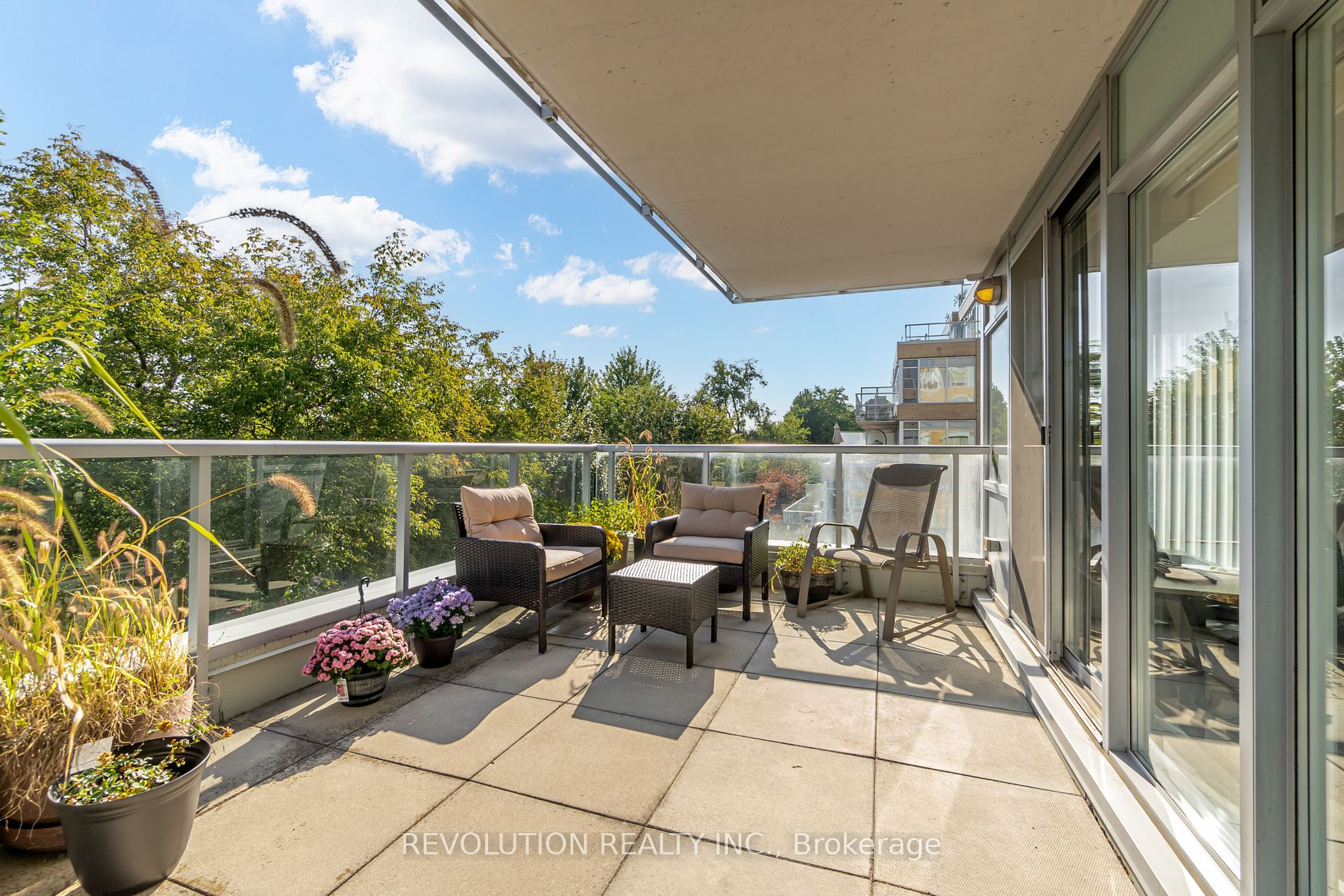 701 Sheppard Ave W, #318