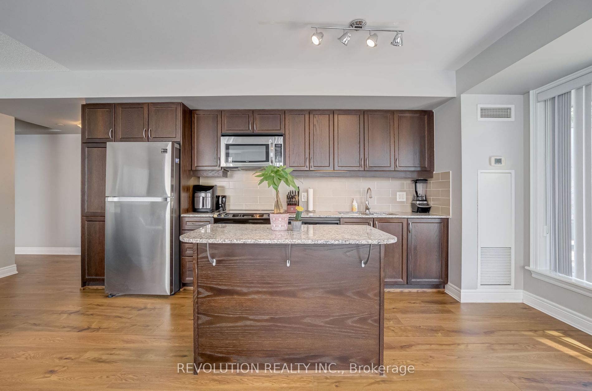 701 Sheppard Ave W, #318