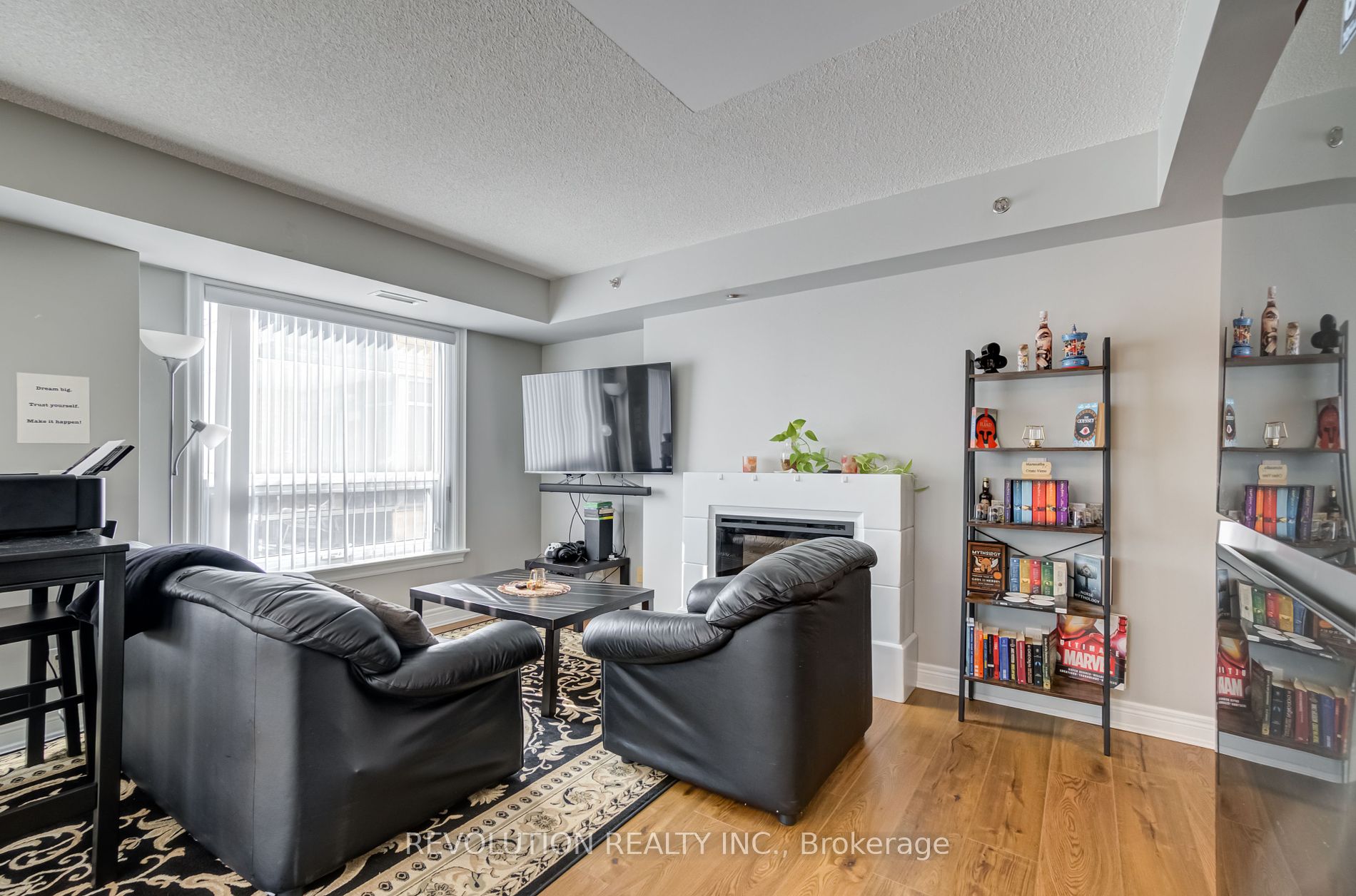 701 Sheppard Ave W, #318
