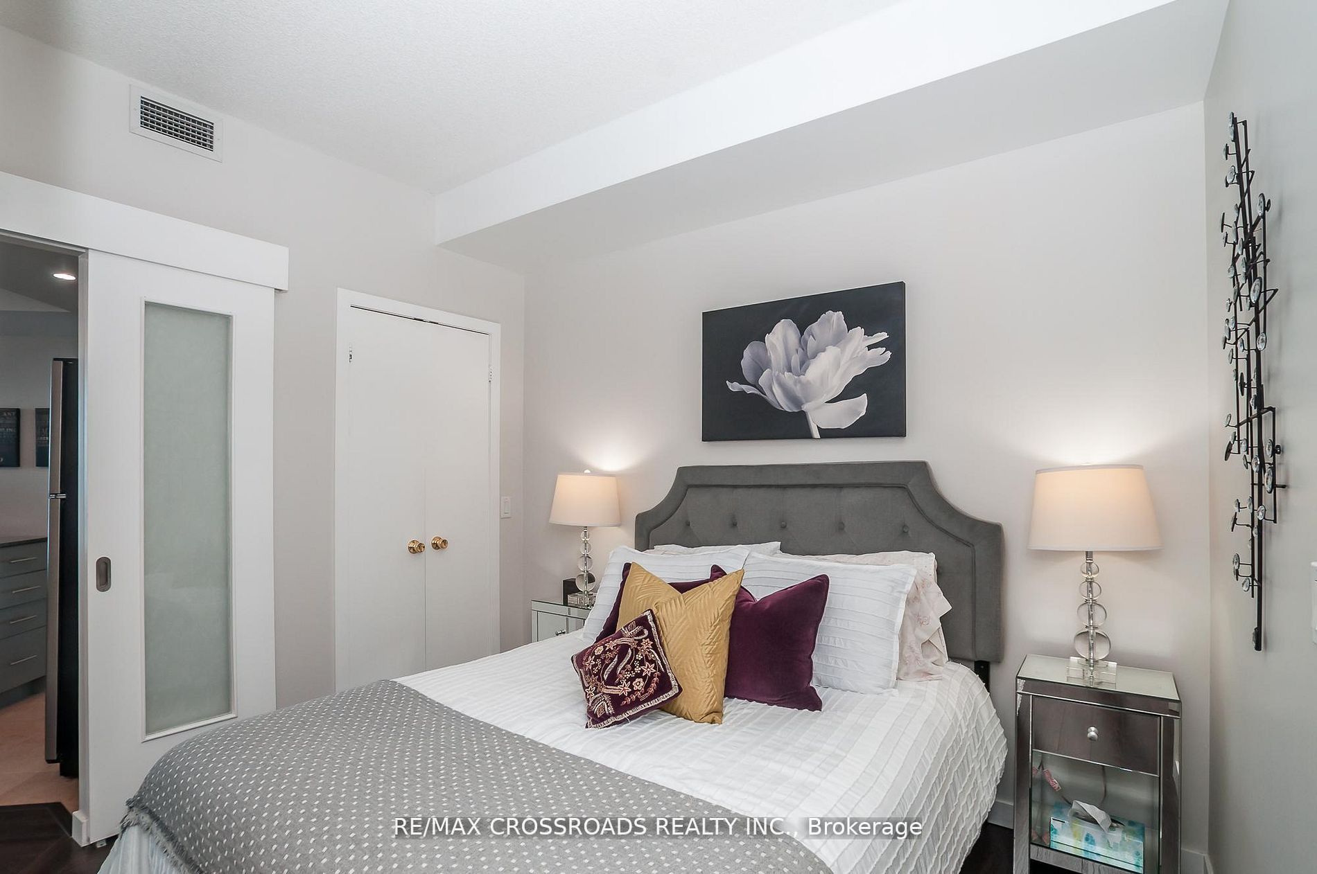 218 Queens Quay W, #1011