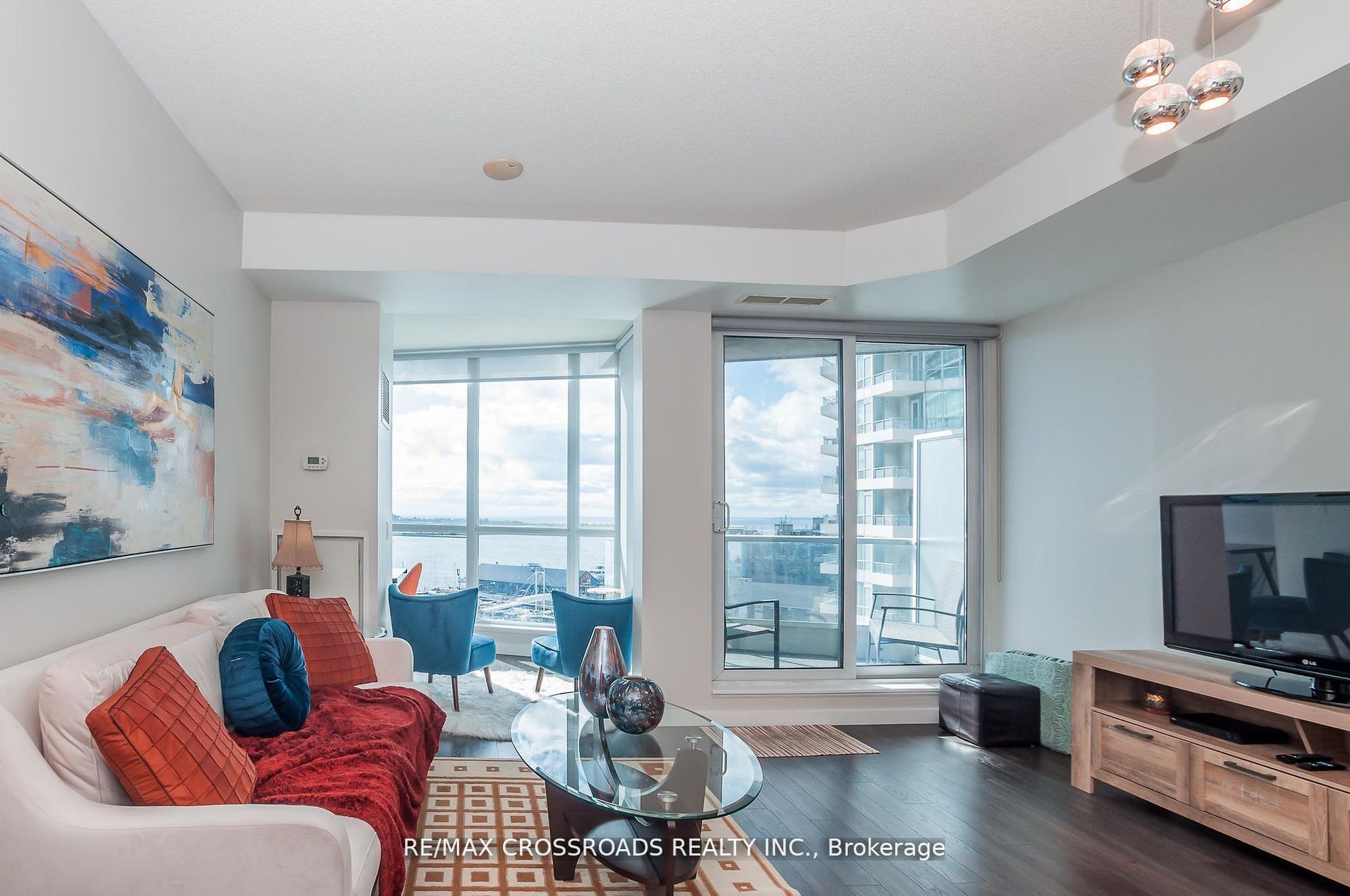 218 Queens Quay W, #1011