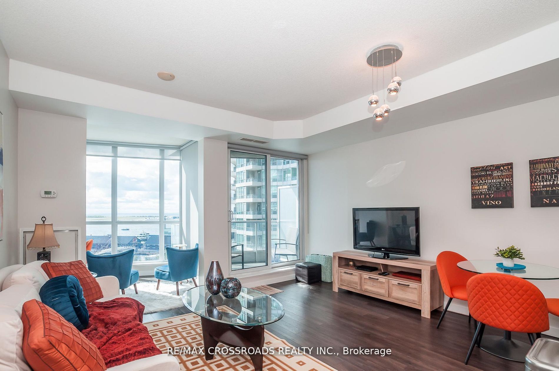 218 Queens Quay W, #1011