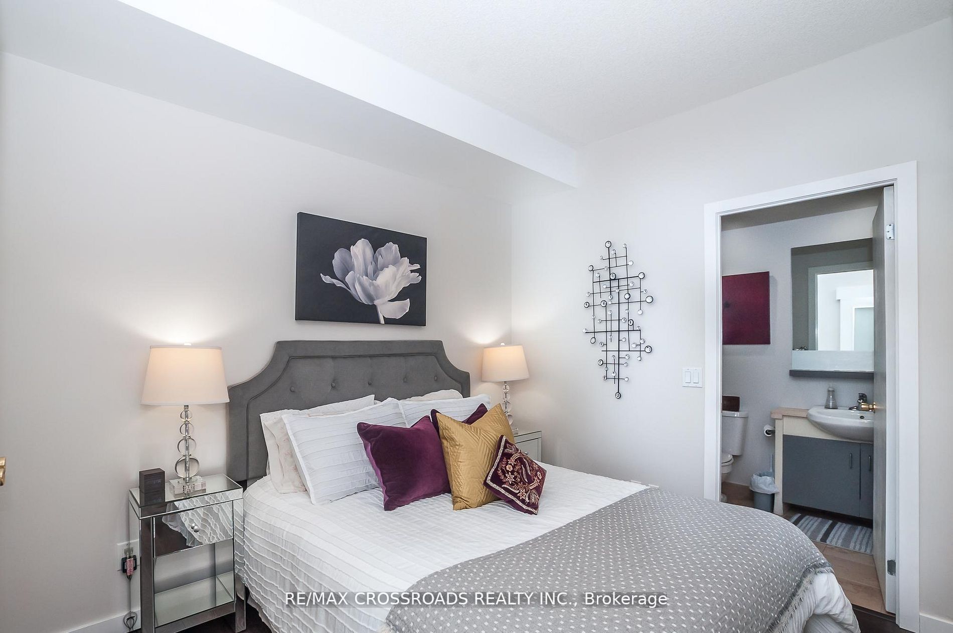 218 Queens Quay W, #1011