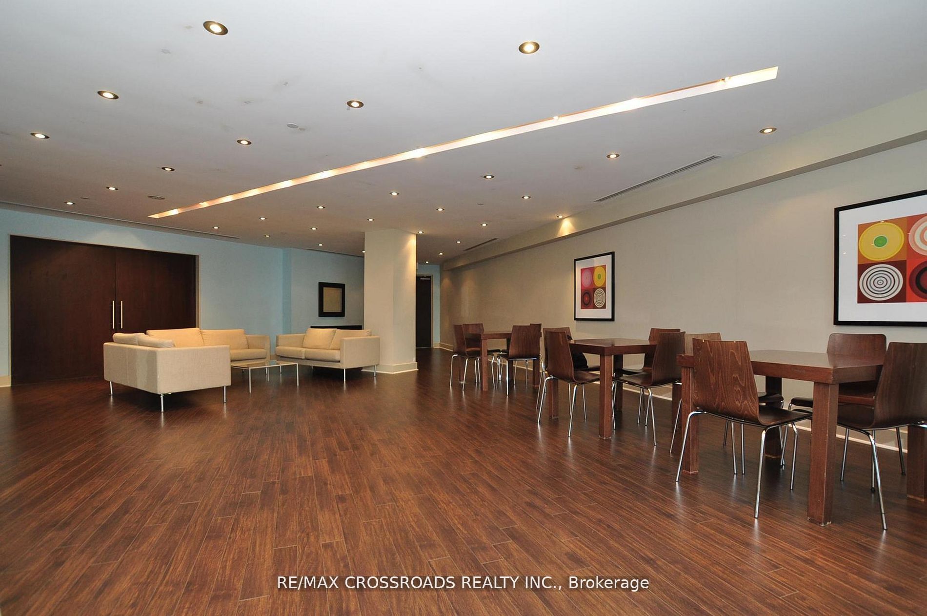 218 Queens Quay W, #1011