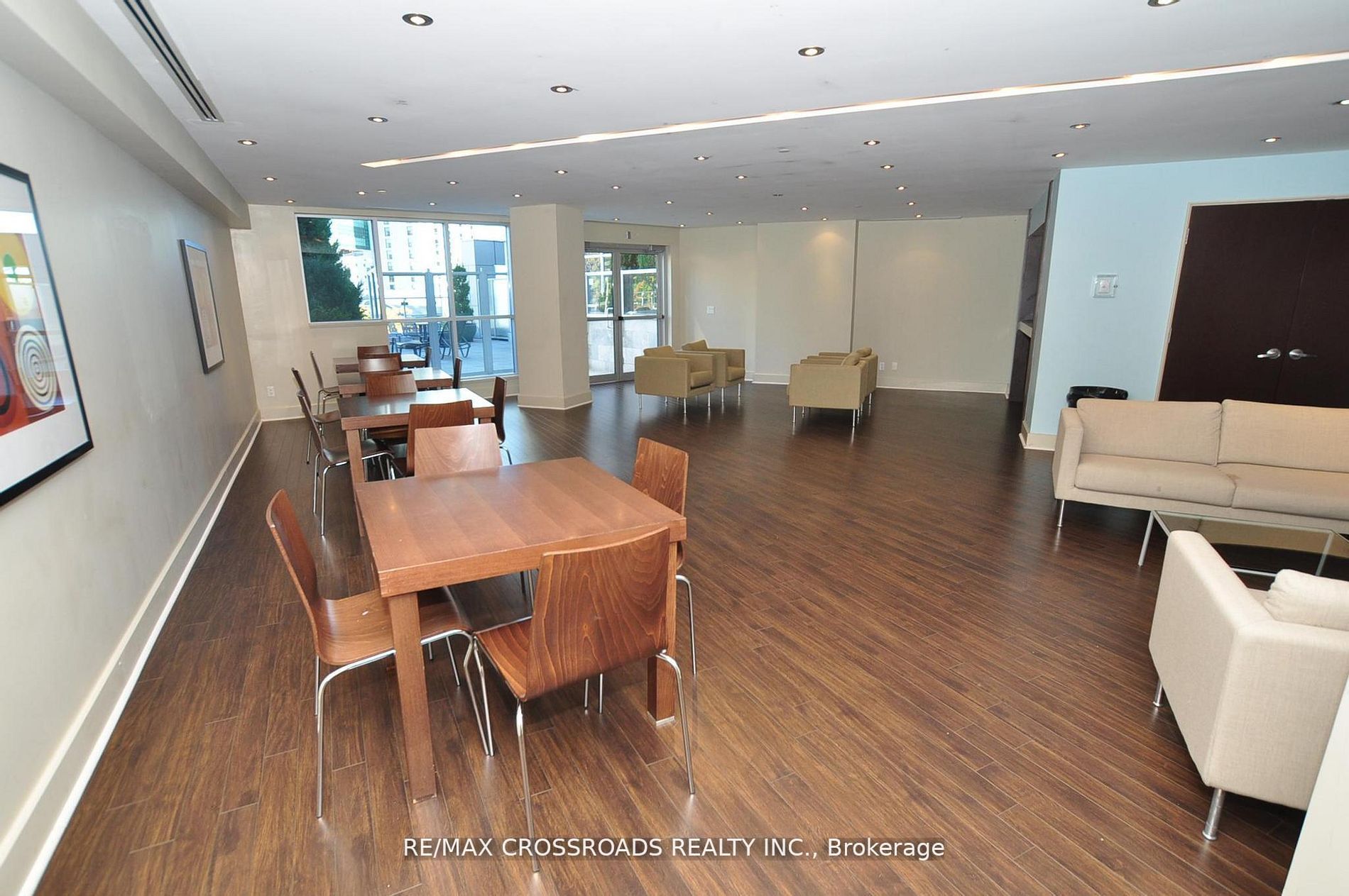 218 Queens Quay W, #1011