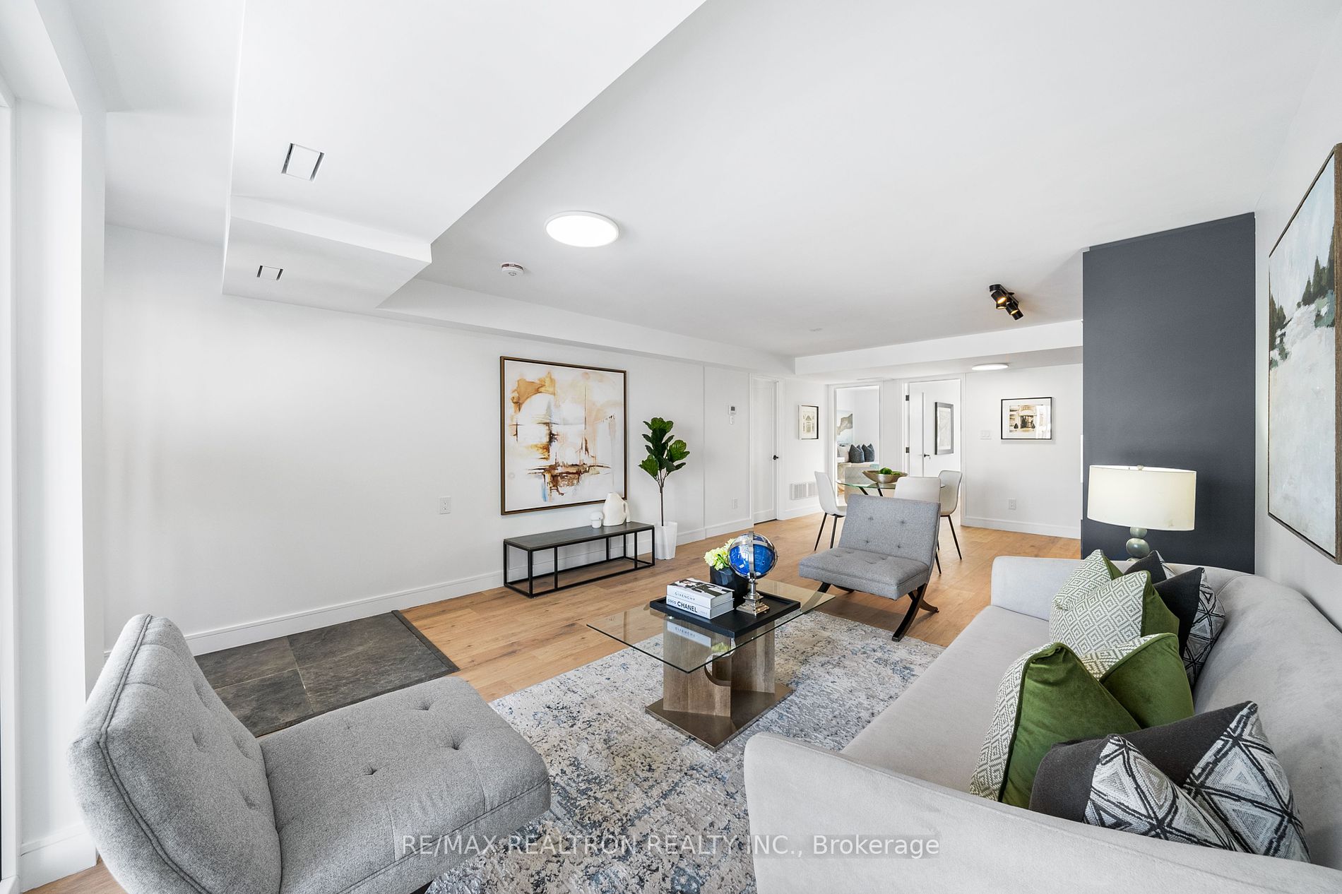 33 Lanark Avenue