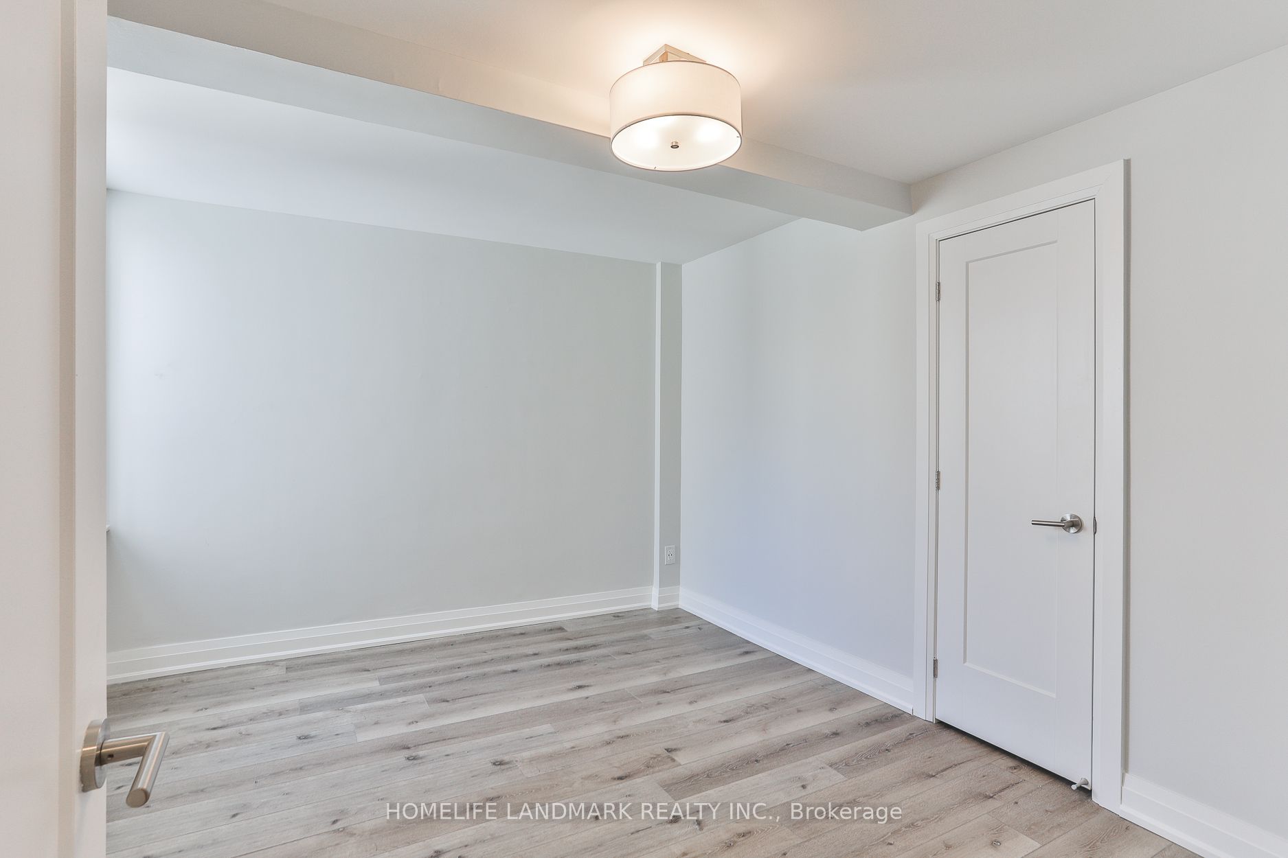 697 Eglinton Avenue W, #304